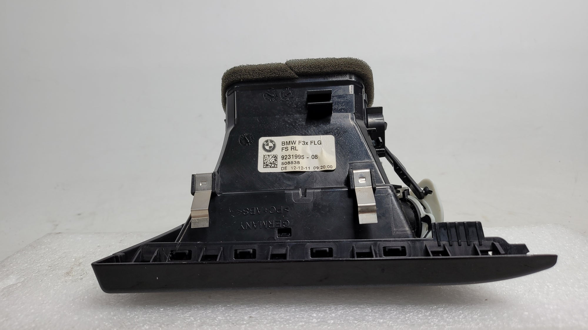 BMW F30 316 320 328 330 FRONT DASH AC VENT RH DRIVER RIGHT HAND 9231995 - MPerformance.parts