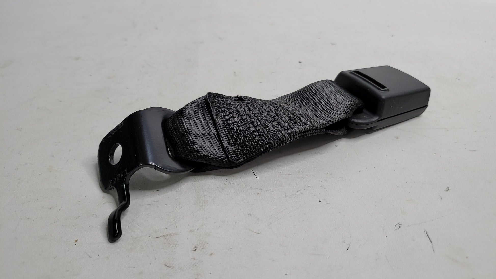 BMW M3 G80 - REAR Centre SEAT BELT Buckle / Receiver 7496283 - MPerformance.parts