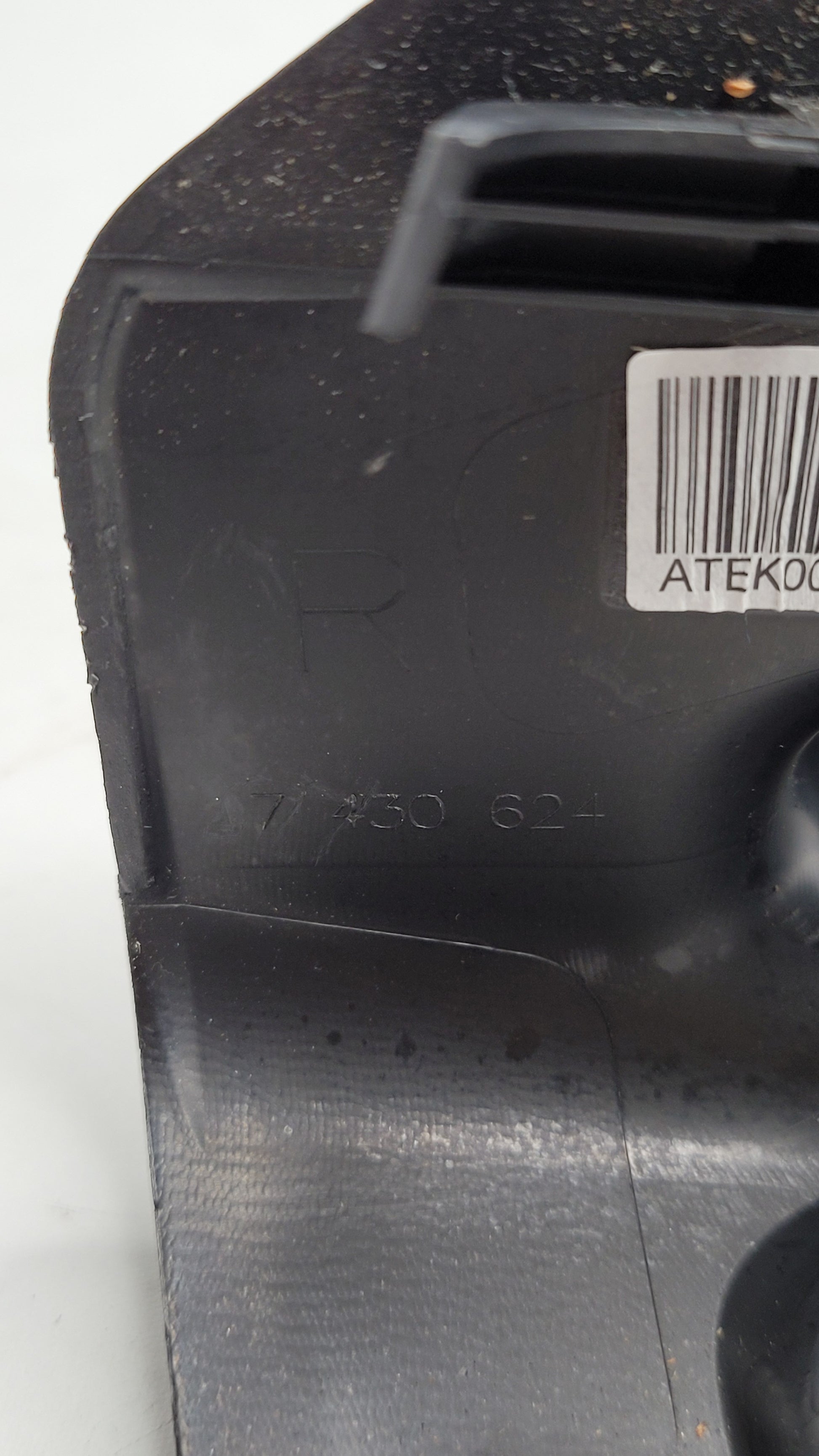 BMW M3 G80 REAR RIGHT SIDE TRUNK LID HINGE COVER 7430624 - MPerformance.parts