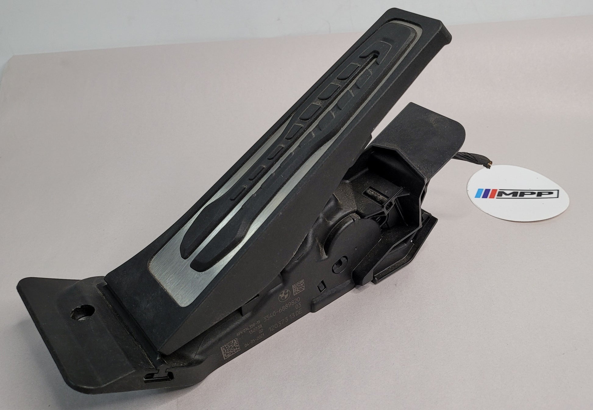 BMW G05 G07 G22 G80 G82 M3 F42 XM ACCELERATOR PEDAL THROTTLE MODULE AUTO 6889820 - MPerformance.parts