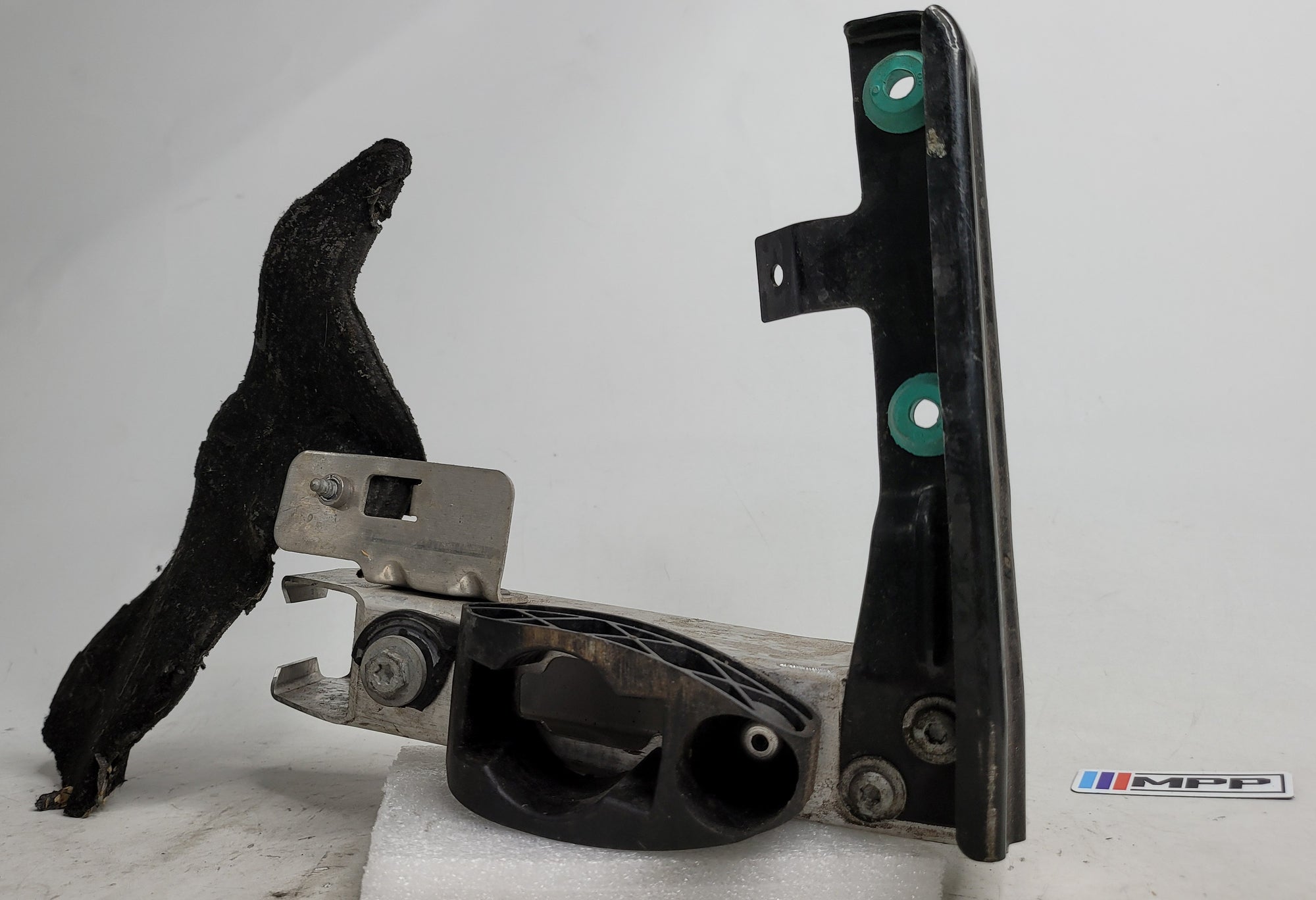 BMW M3 F80 2018 Auxiliary Radiator Bracket Lower LHS 8055741 - MPerformance.parts