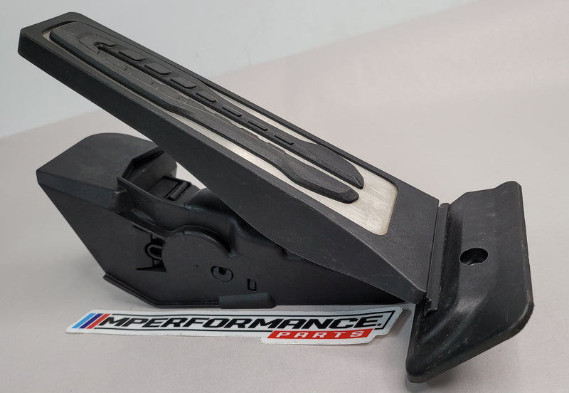 BMW G05 G07 G22 G80 G82 M3 F42 XM ACCELERATOR PEDAL THROTTLE MODULE AUTO 6889820 - MPerformance.parts