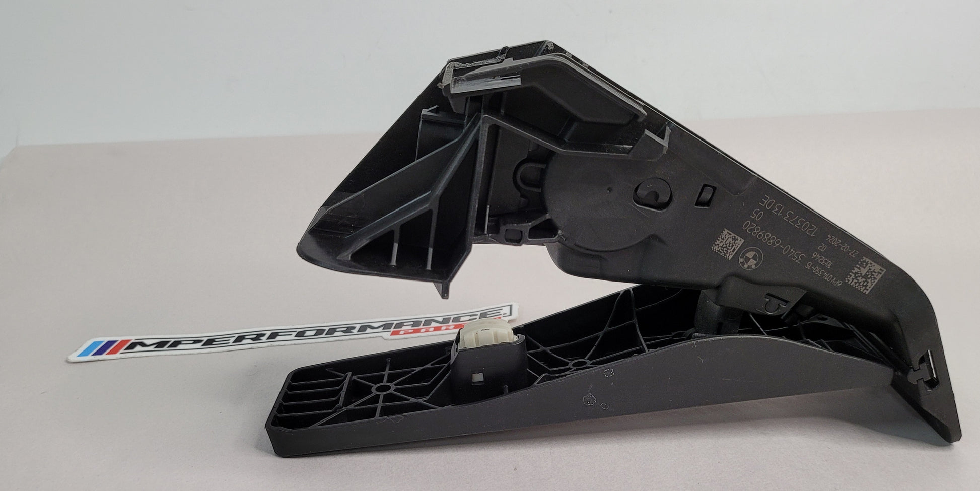 BMW G05 G07 G22 G80 G82 M3 F42 XM ACCELERATOR PEDAL THROTTLE MODULE AUTO 6889820 - MPerformance.parts