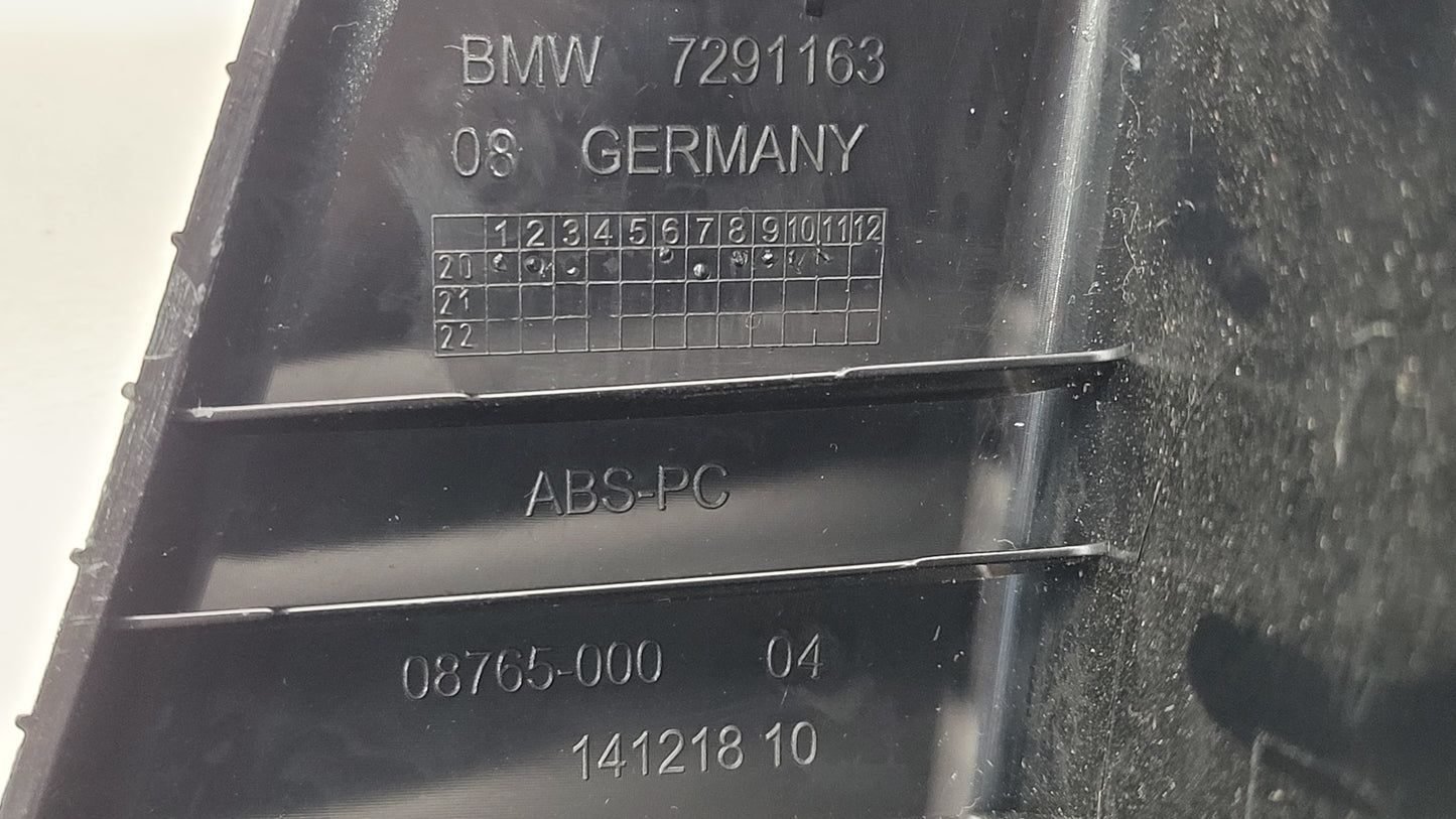 BMW M2 SERIES F87 PASSENGER SIDE REAR LEFT SEAT BELT TRIM 7291163