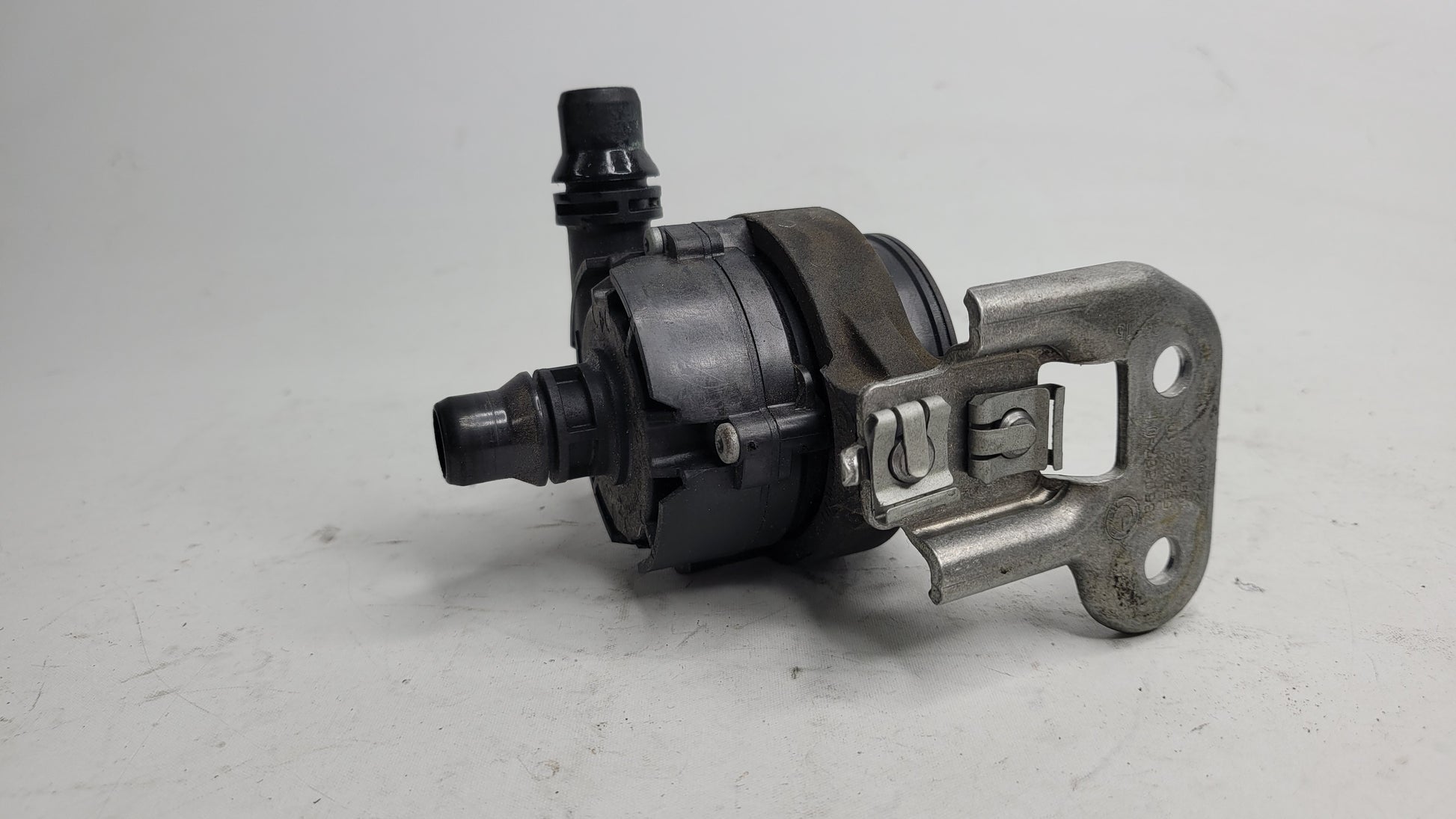 F80 BMW M3 AUXILIARY WATER PUMP 3.0 PETROL 7850568 - MPerformance.parts