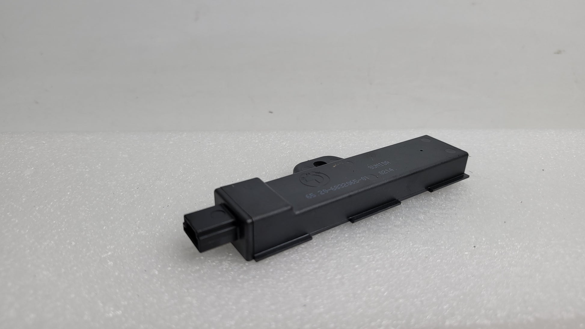 BMW G80 M3 INNER KEYLESS ENTRY ANTENNA 65206832065 - MPerformance.parts