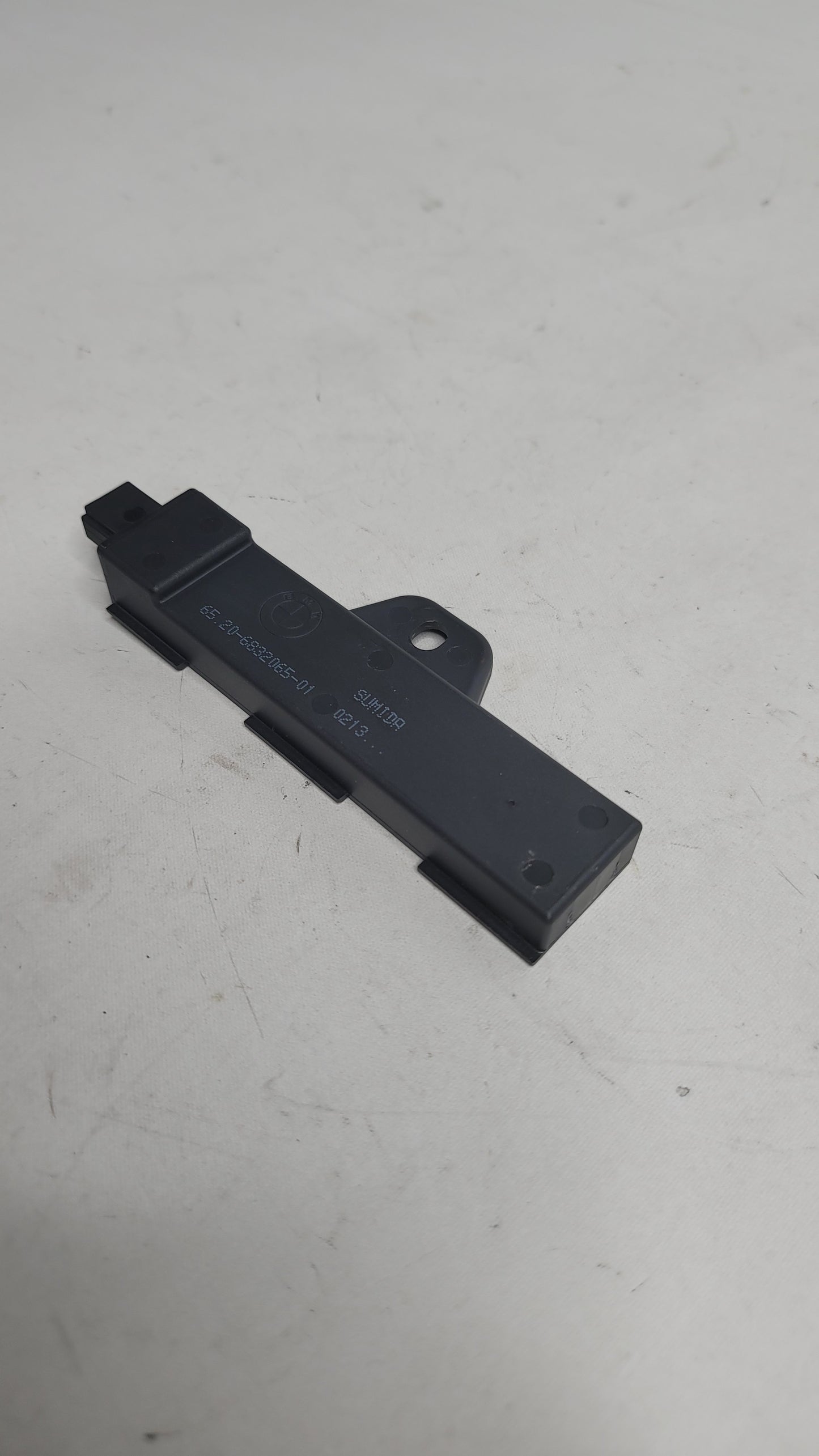 BMW G80 M3 comfort access antenna 6832065-01 - MPerformance.parts
