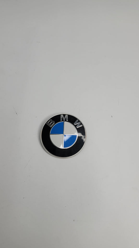 BMW 74mm REAR TRUNK ROUNDEL E46 E39 F22 F23 E90 F30 F31 OEM 821923705 - MPerformance.parts