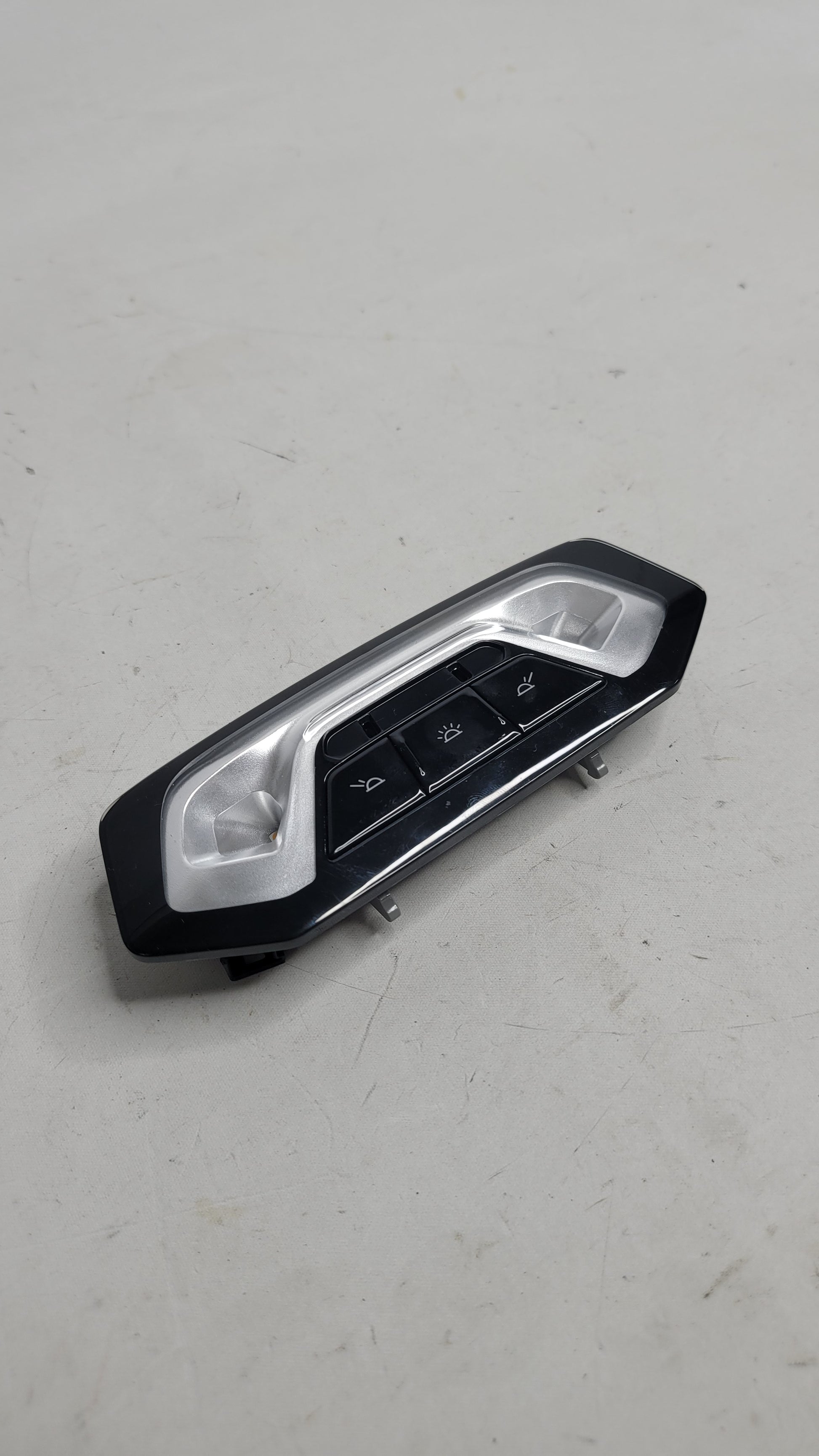 BMW M3 G80 REAR UPPER CENTER CONSOLE DOME LIGHT ASSEMBLY 791081301 - MPerformance.parts