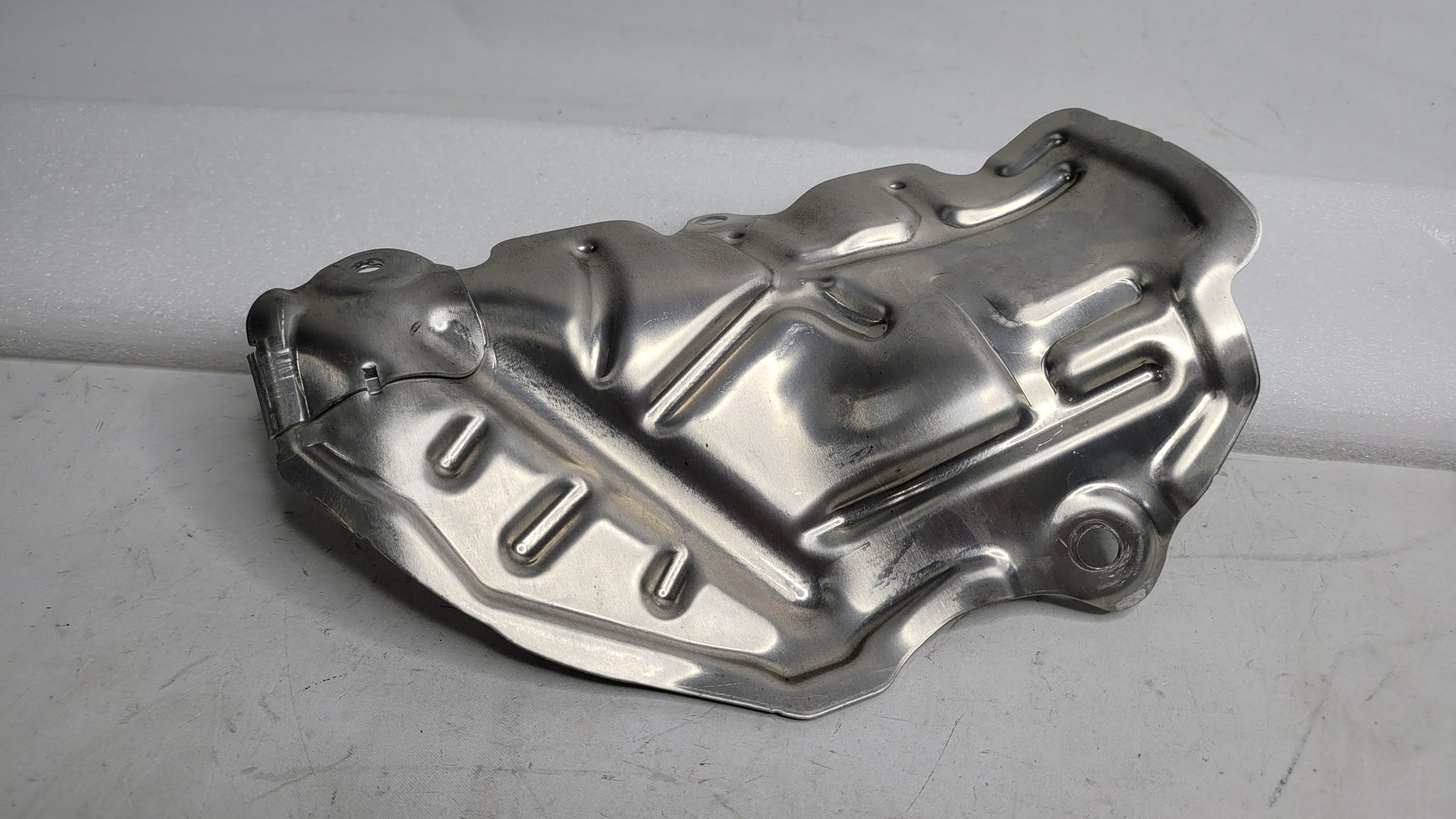 BMW G80 M3 CYLINDERS HEAT SHIELD 8054862 - MPerformance.parts