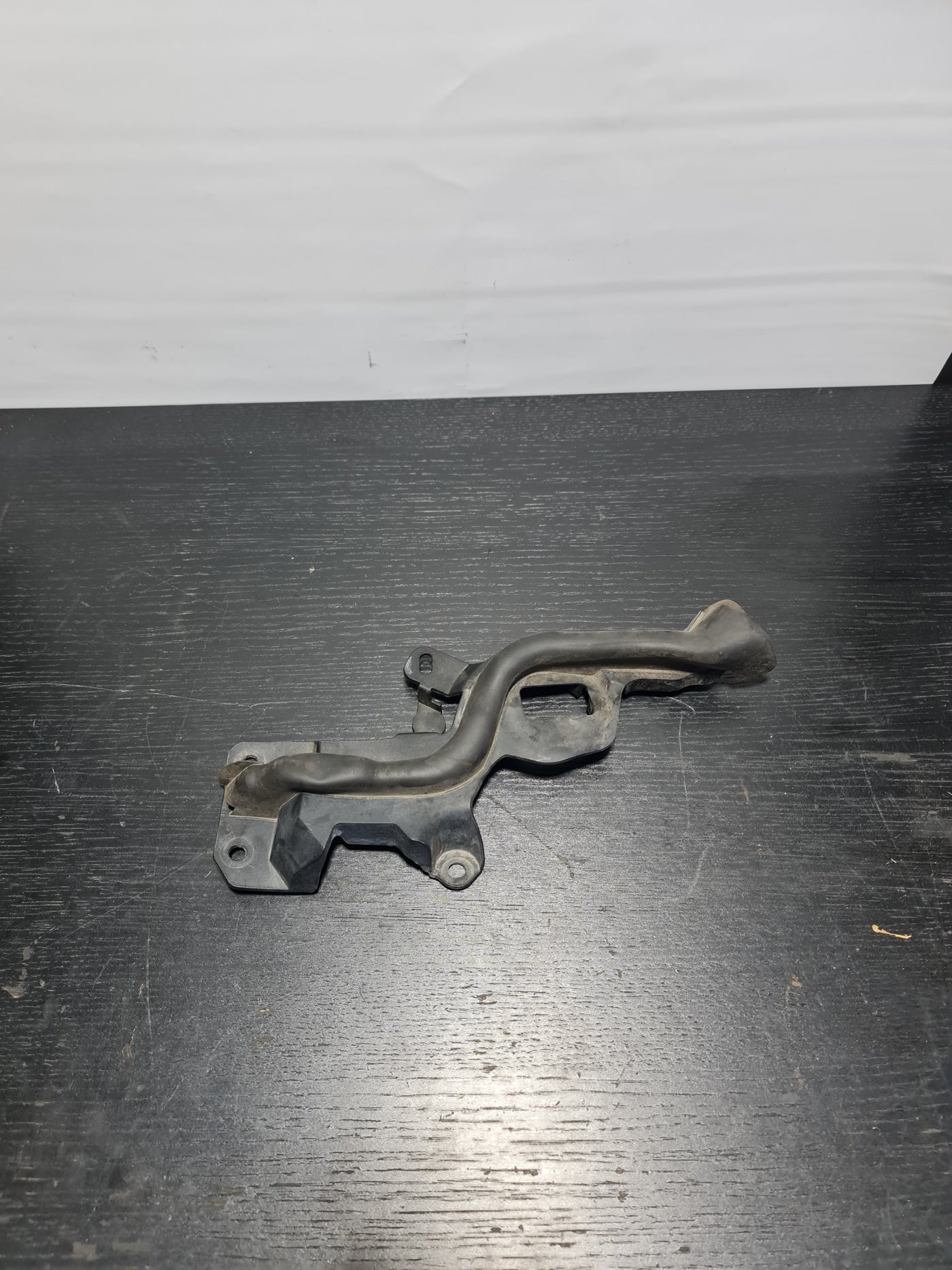 BMW M4 COUPE G82 FRONT BONNET HOOD RIGHT GASKET SEAL 51768075016 - MPerformance.parts