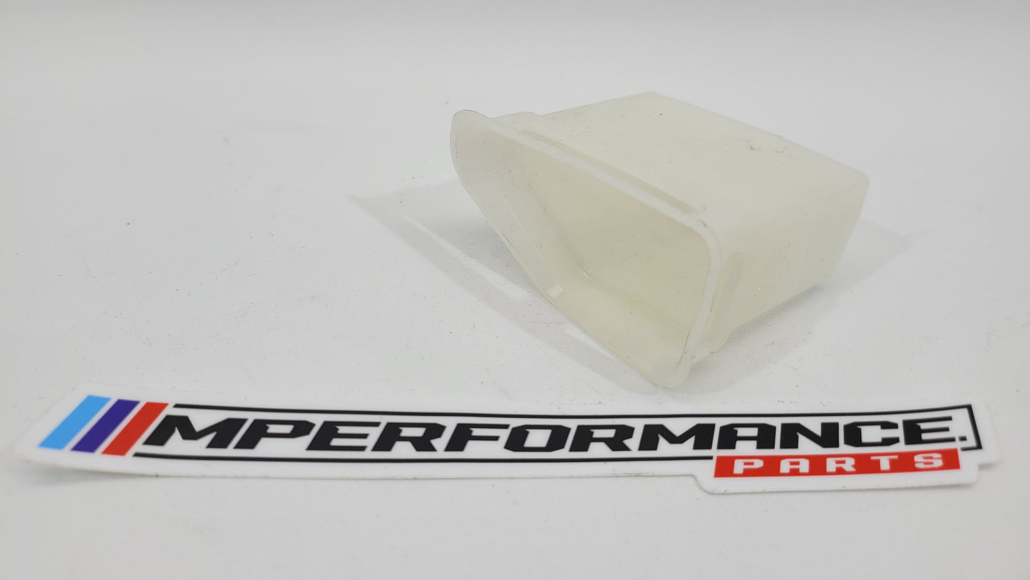 BMW M4 F82 GRAN COUPE REAR RIGHT SIDE HVAC HEATER DUCT ADAPTER - 9205392