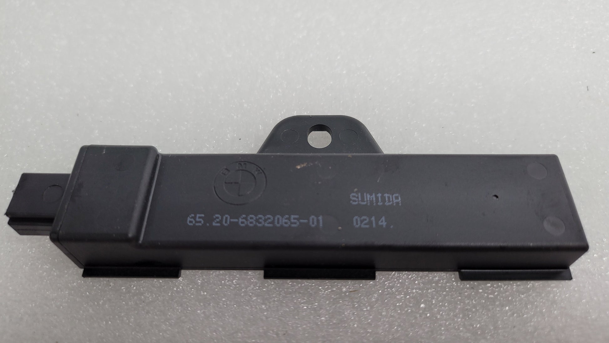 BMW G80 M3 INNER KEYLESS ENTRY ANTENNA 65206832065 - MPerformance.parts