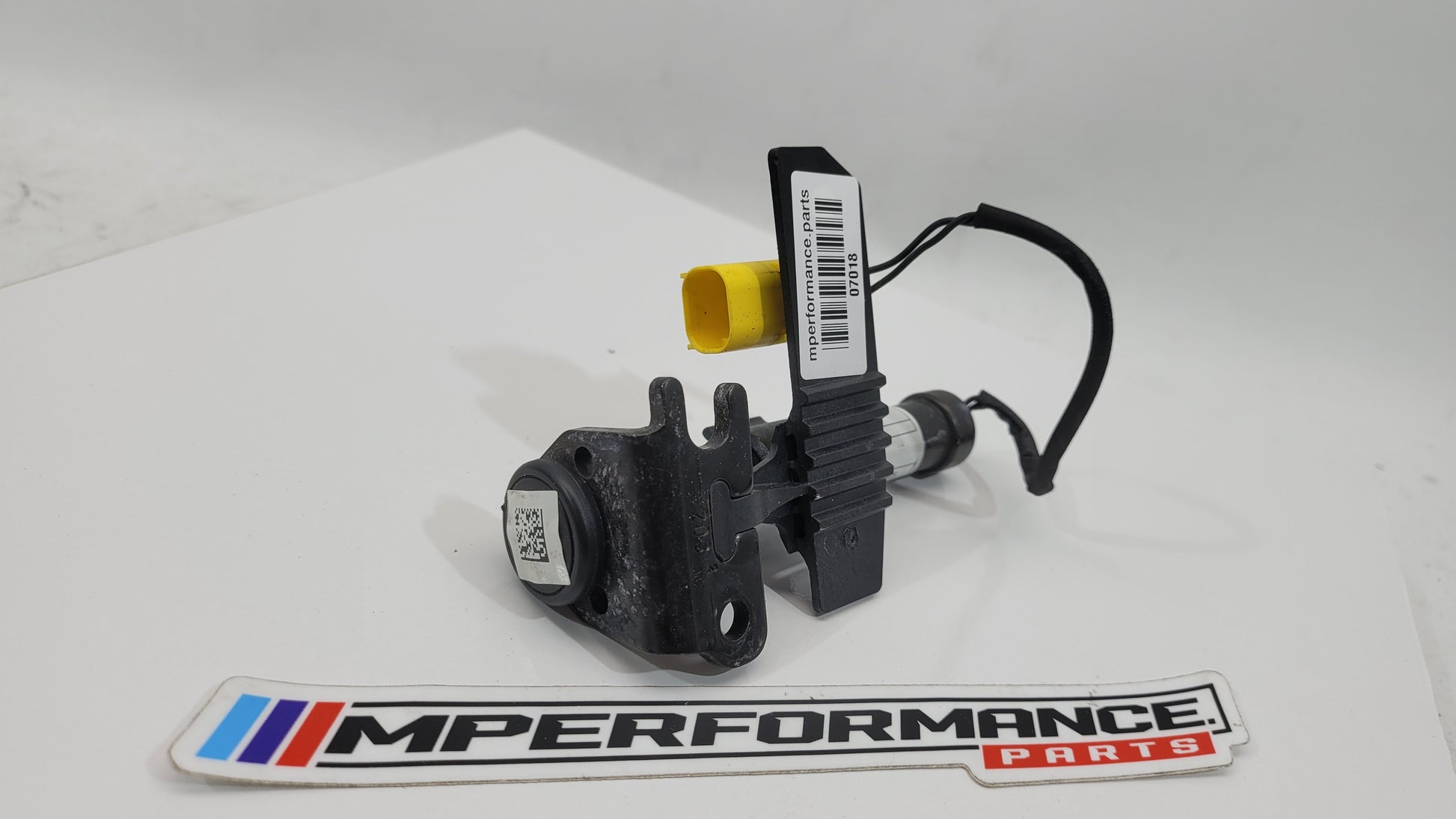 07018 - AL 7449429 10 - e32b22 - 183313 10 - flag damaged - MPerformance.parts