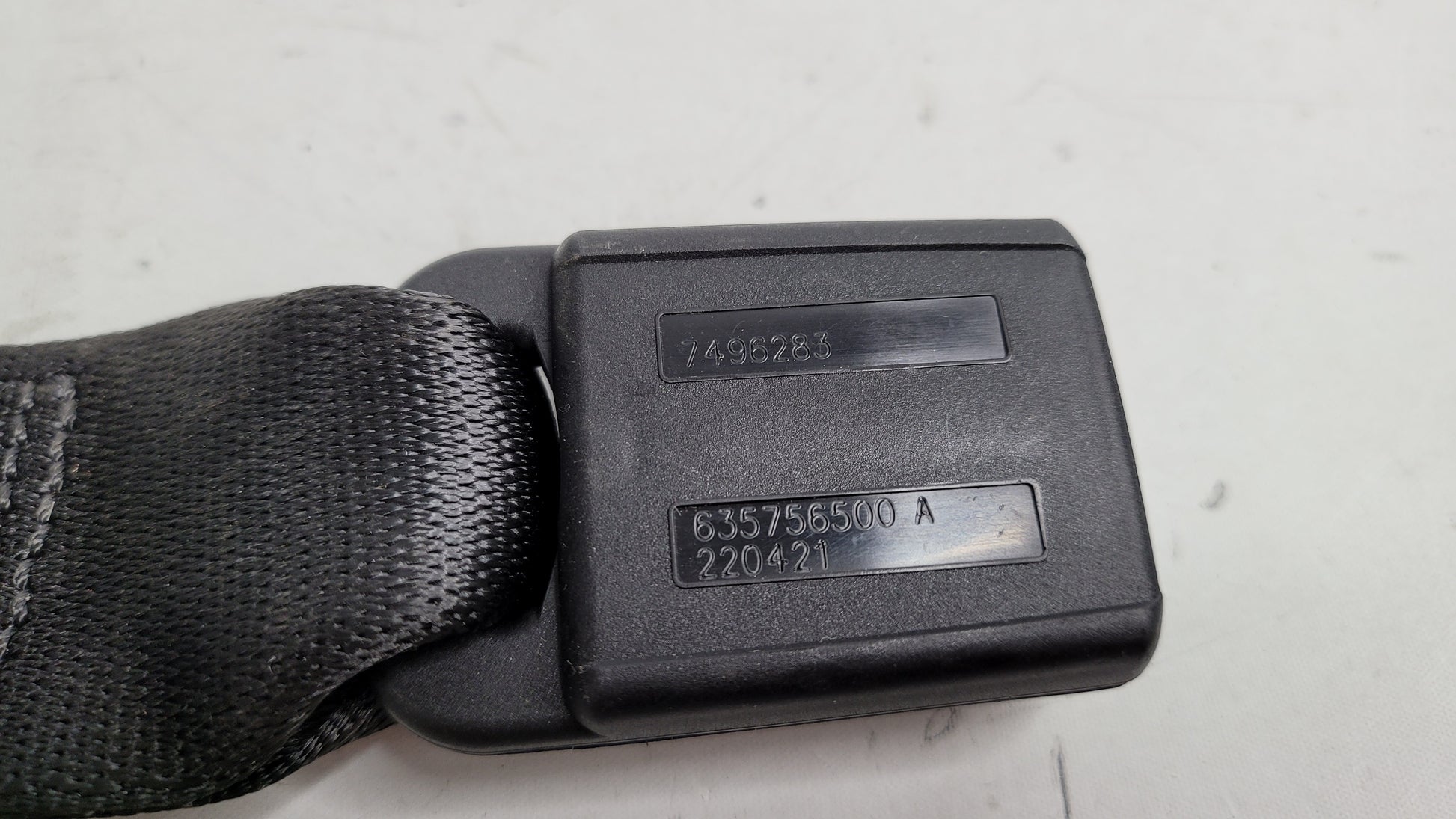 BMW M3 G80 - REAR Centre SEAT BELT Buckle / Receiver 7496283 - MPerformance.parts