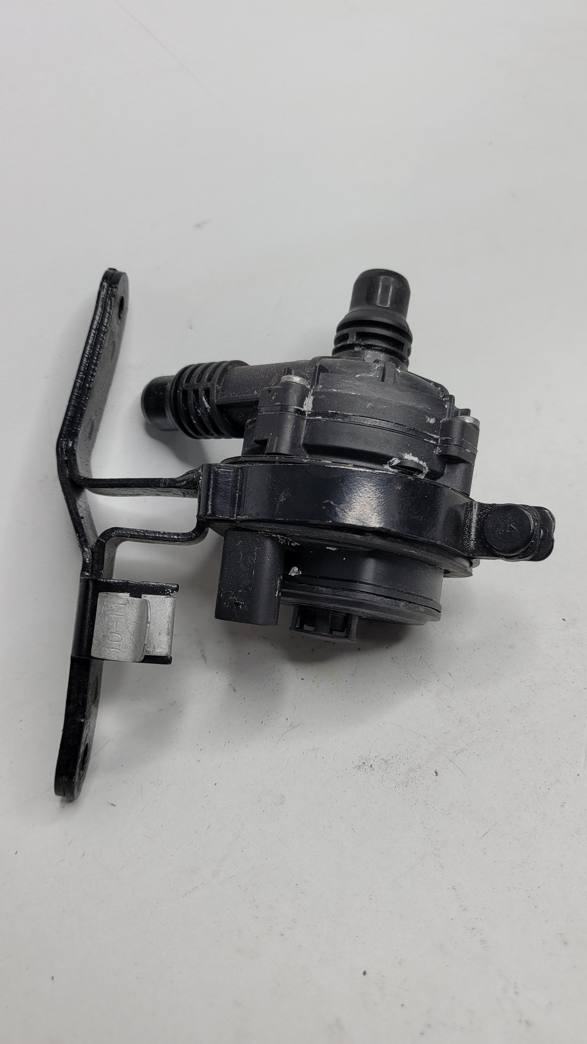 Auxiliary Coolant Pump Water Pump Genuine BMW B46 B48 B58 S58 8651287 - MPerformance.parts