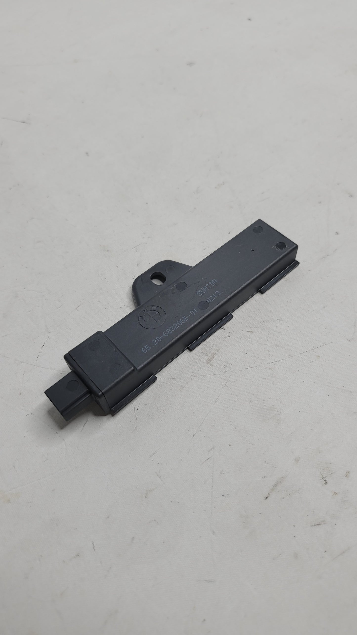 BMW G80 M3 comfort access antenna 6832065-01 - MPerformance.parts