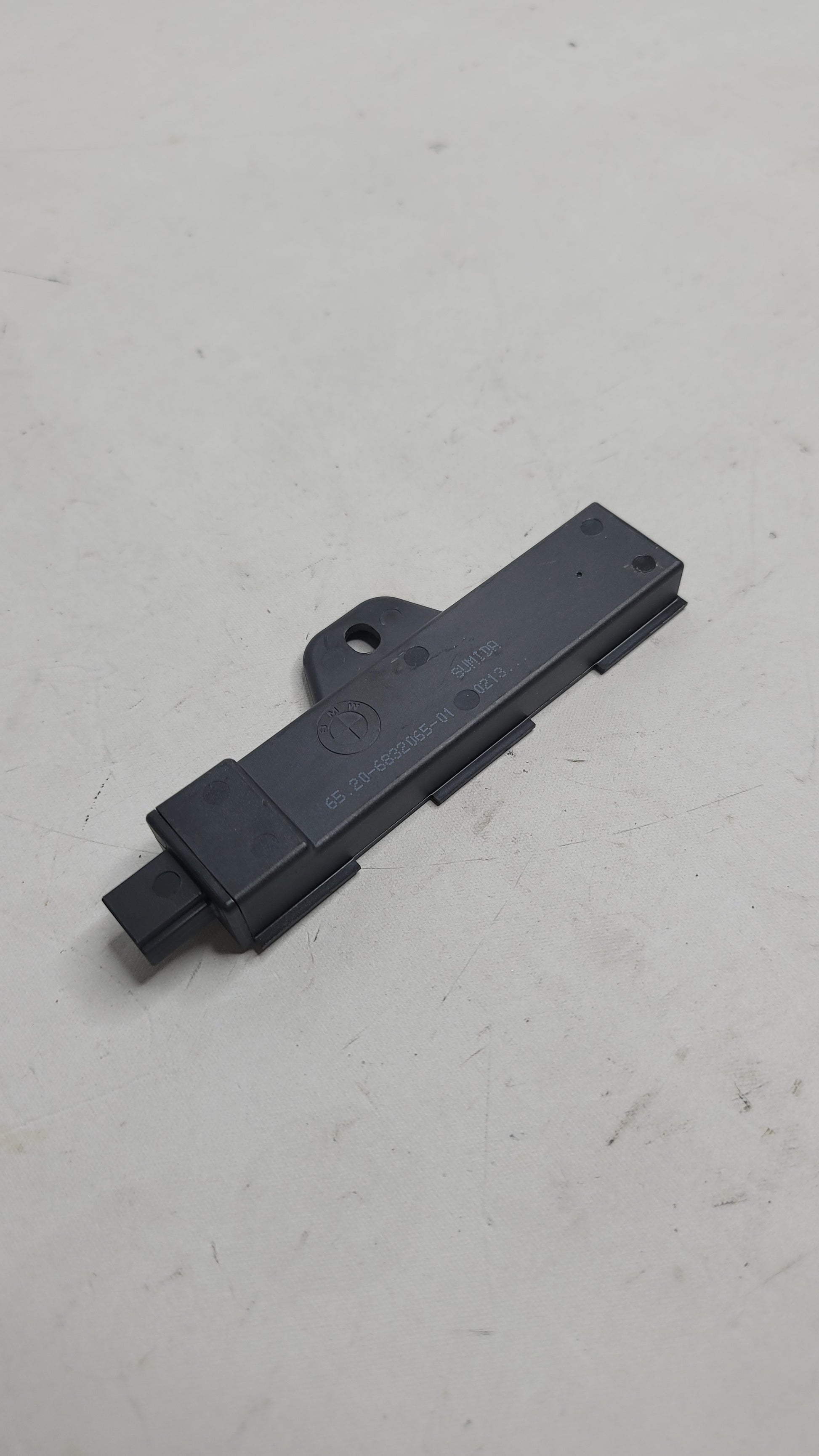 BMW G80 M3 comfort access antenna 6832065-01 - MPerformance.parts