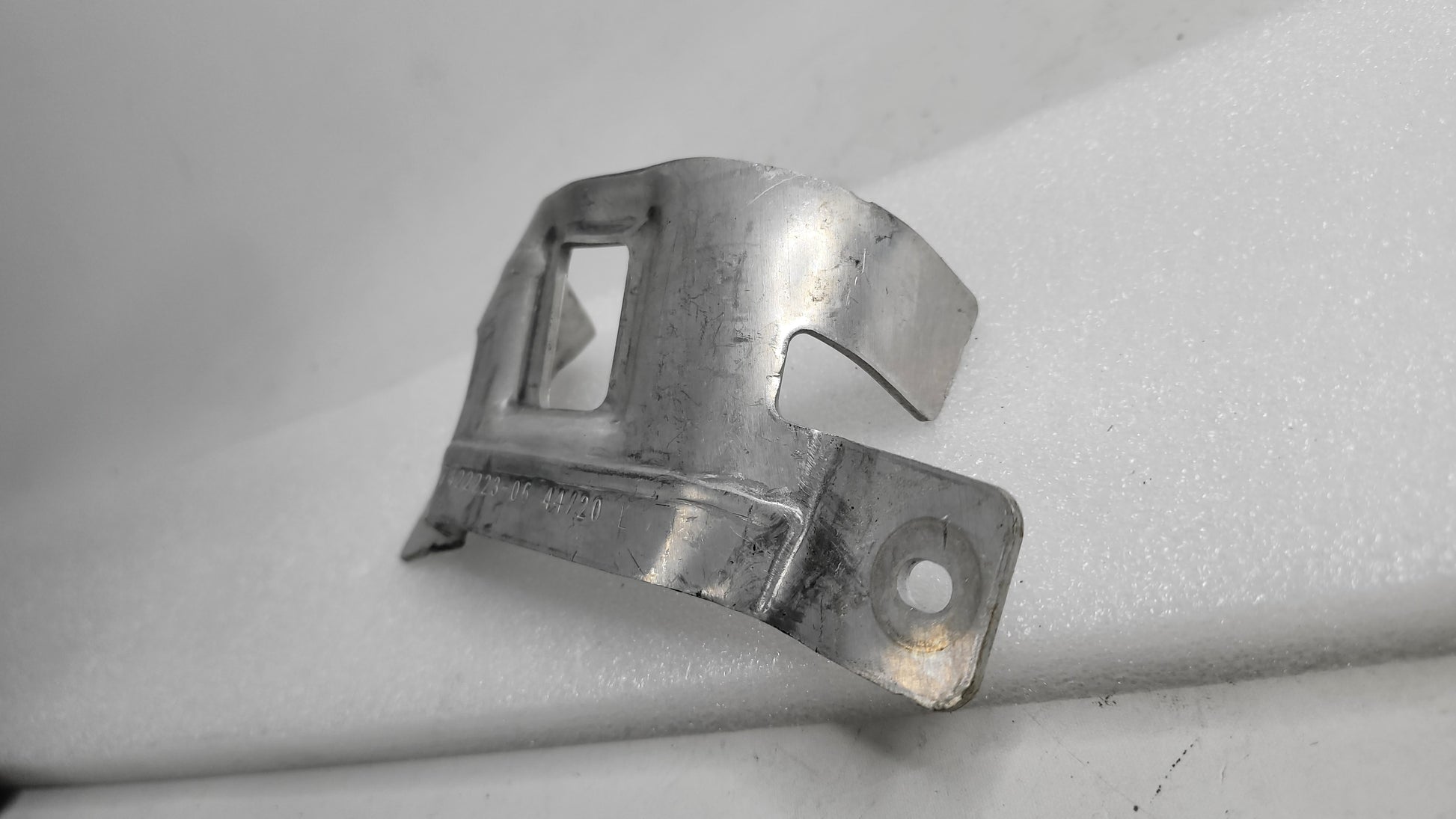 BMW M3 G80 FRONT BUMPER RIGHT MOUNT VERTICAL CONNECTION 7422223 - MPerformance.parts