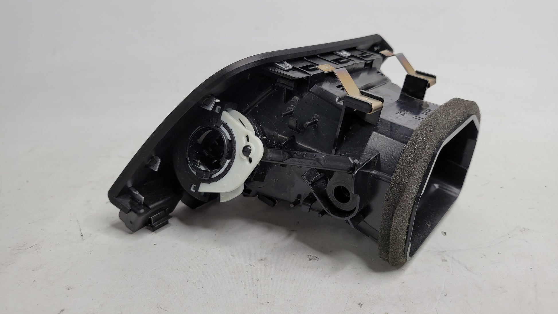 BMW M3 M4 SERIES DASHBOARD PASSENGER AIR VENT LEFT SIDE RHD F80 F82 9346226 - MPerformance.parts