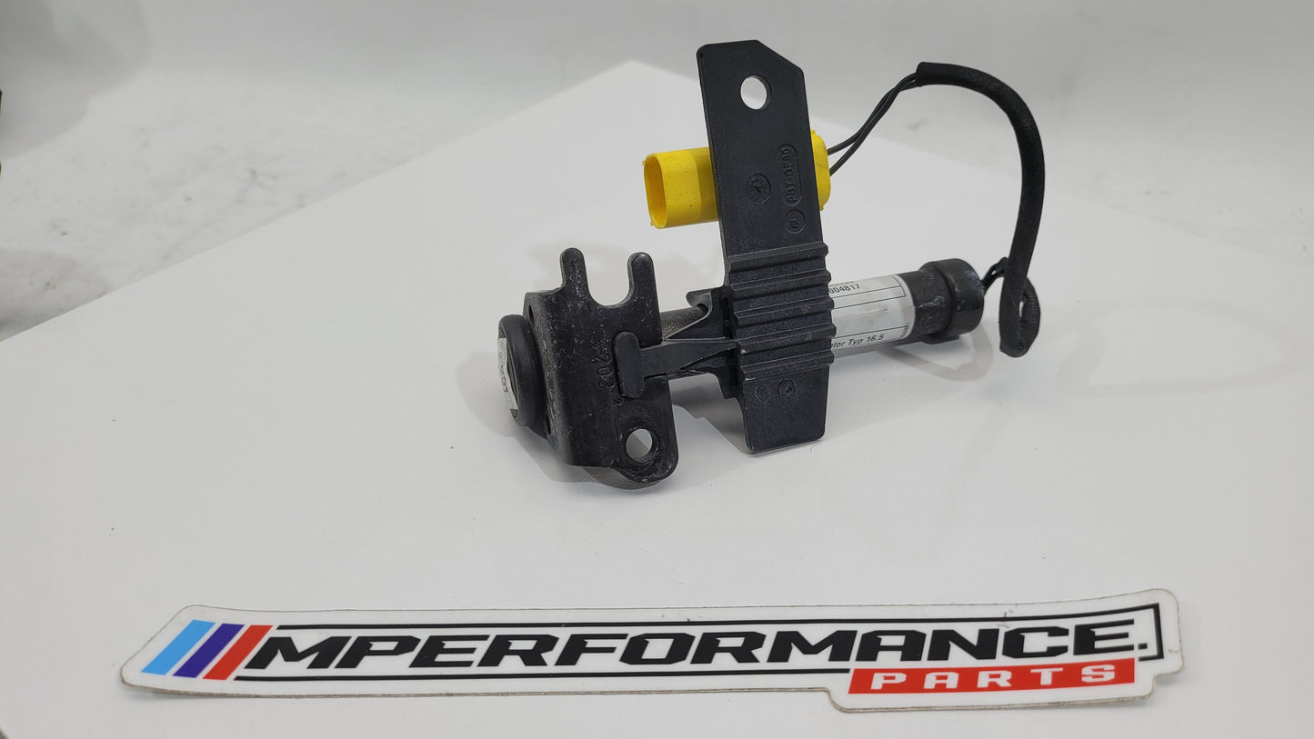 07018 - AL 7449429 10 - e32b22 - 183313 10 - flag damaged - MPerformance.parts