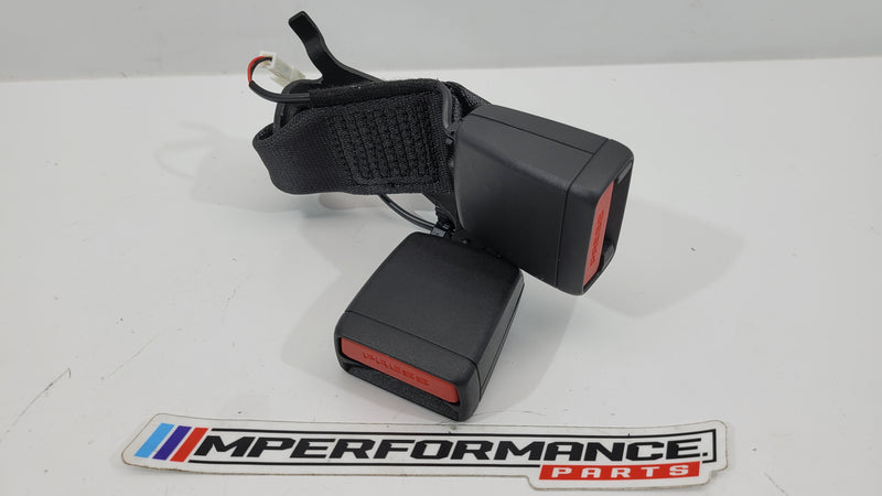 G80 BMW center and side seatbelt in black with metal buckles, designed for secure vehicle passenger safety.