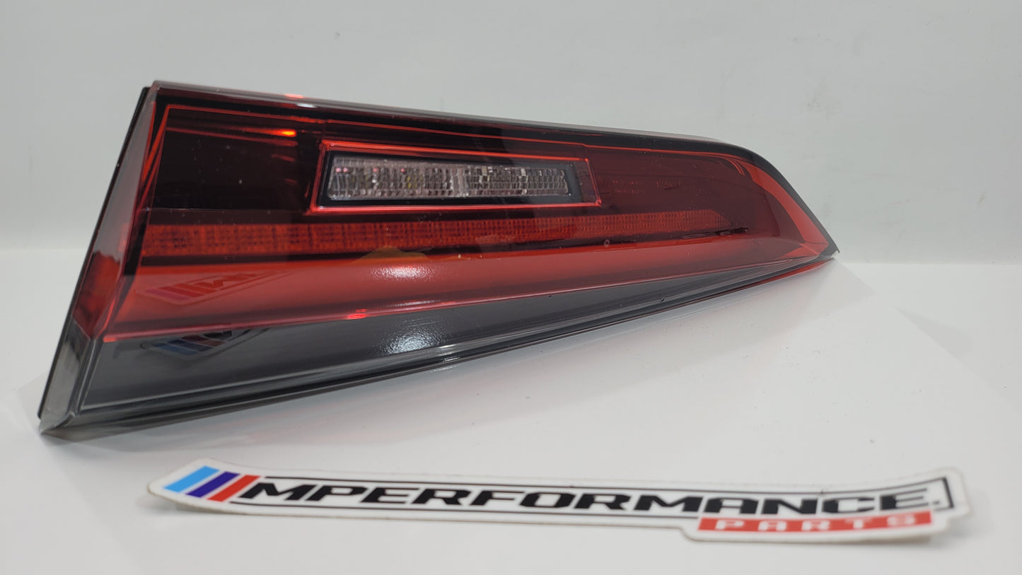BMW 4 SERIES REAR TAIL LIGHT ON TAILGATE RIGHT DRIVER SIDE 7956630 G82 M4