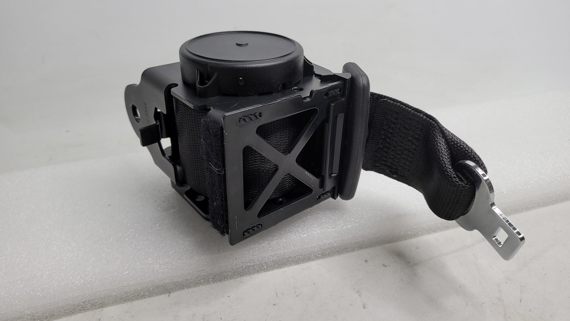 BMW M3 Series F80 2016-2018 Seat Belt Mechanism Middle Rear 619185700X - MPerformance.parts