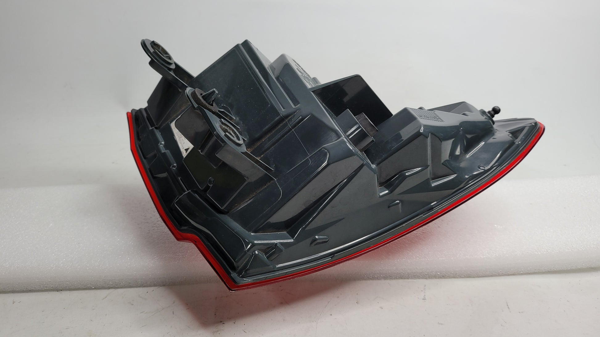 BMW 3 SERIES REAR TAIL LIGHT RIGHT SIDE DRIVER SIDE h4736911806 - MPerformance.parts