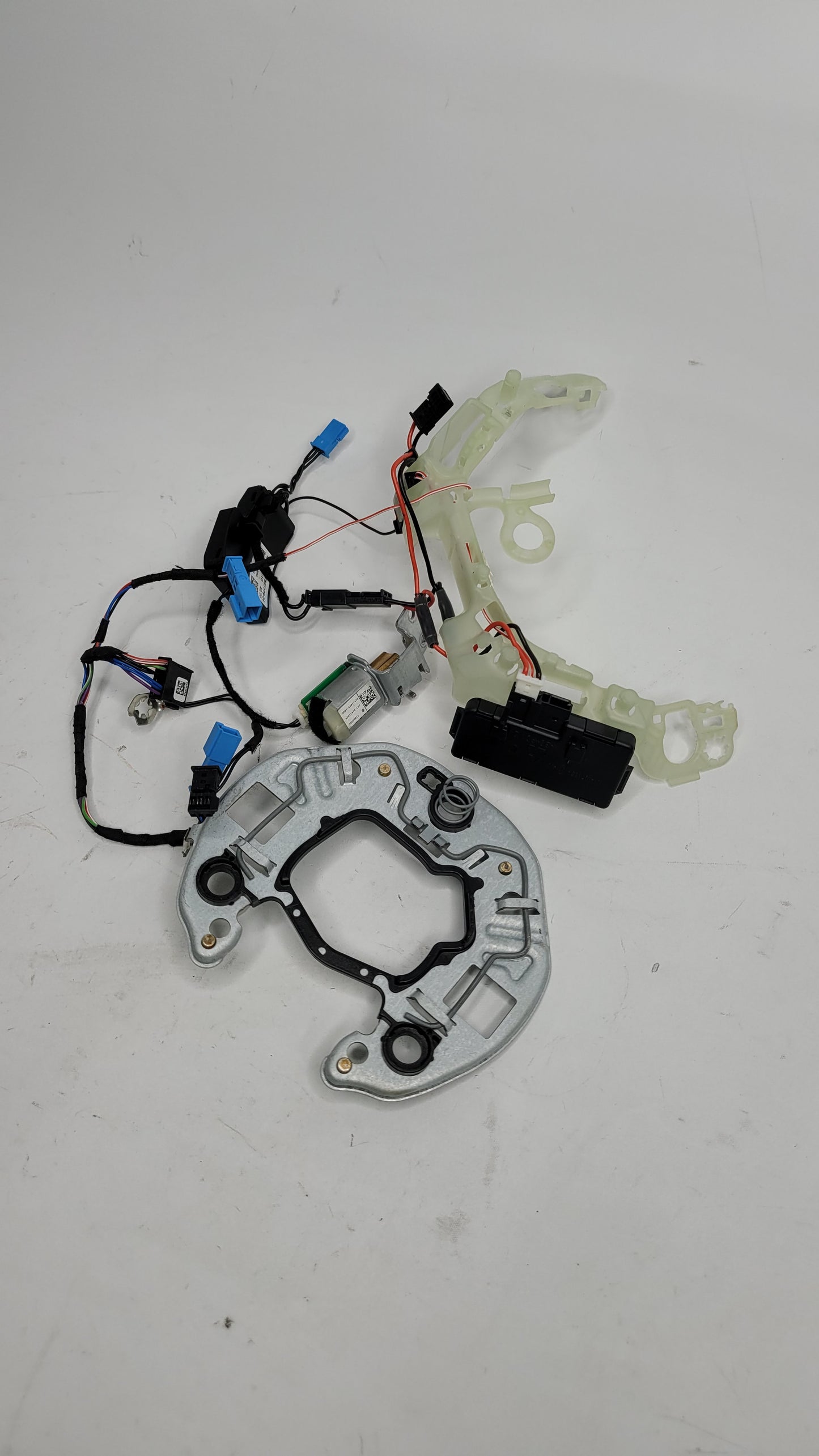 BMW M3 G80 M-TECH M SPORT PLATE SRS BRACKET 62821470 WITH HARNESS - MPerformance.parts