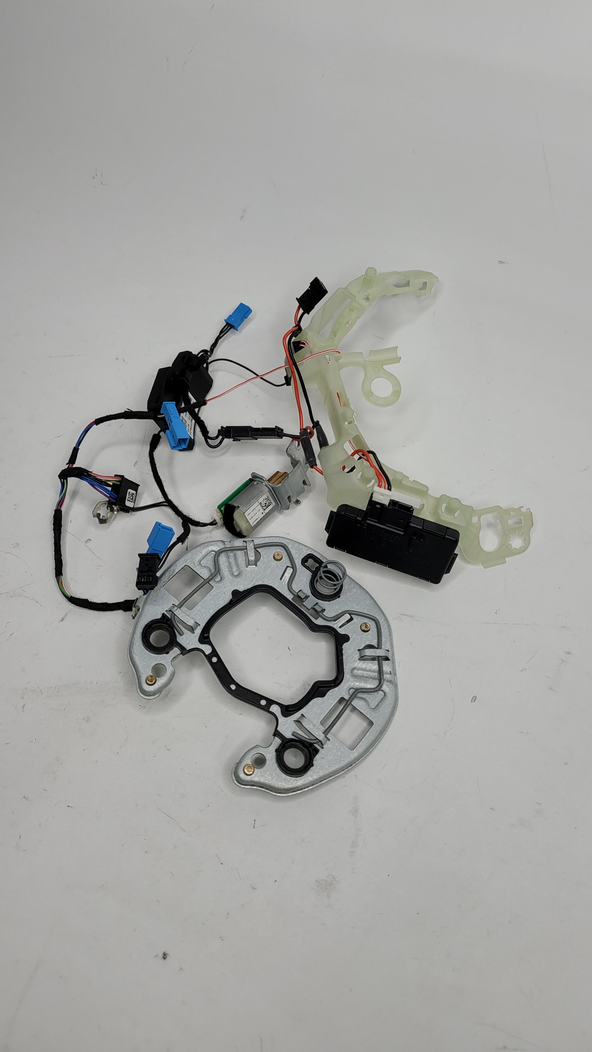 BMW M3 G80 M-TECH M SPORT PLATE SRS BRACKET 62821470 WITH HARNESS - MPerformance.parts