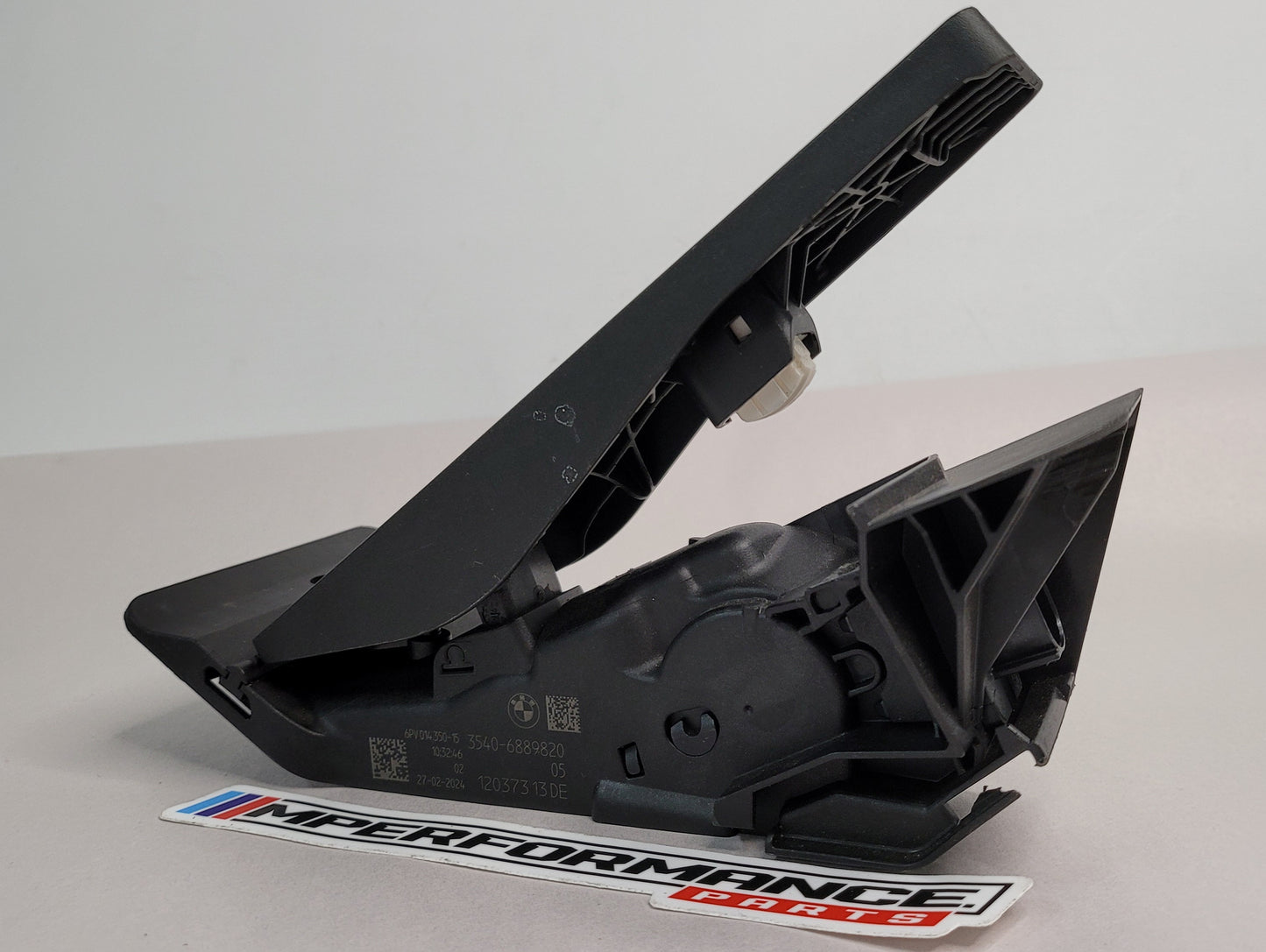 BMW G05 G07 G22 G80 G82 M3 F42 XM ACCELERATOR PEDAL THROTTLE MODULE AUTO 6889820 - MPerformance.parts