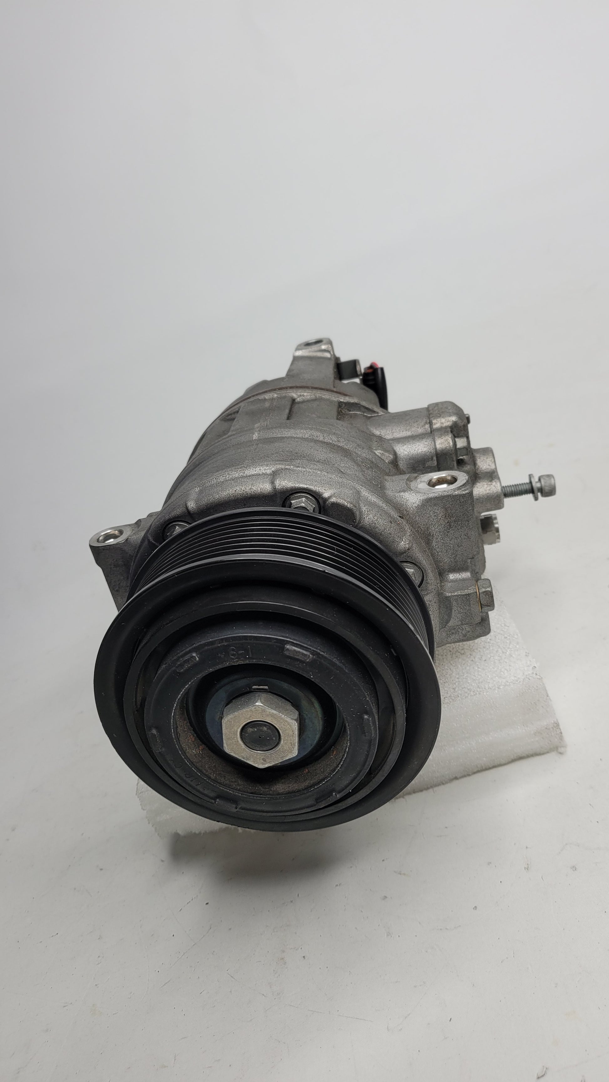 BMW M3 F80 Air Con Compressor 9332782 - MPerformance.parts