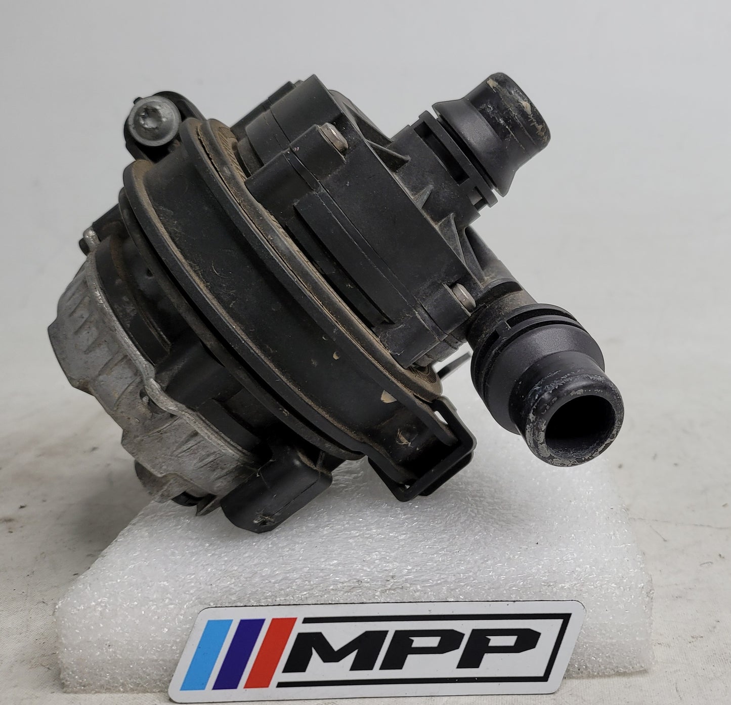 BMW 1 2 3 4 F20 F22 F30 F32 F36 B48 B58 AUXILIARY ELECTRIC COOLANT PUMP 8637953 - MPerformance.parts