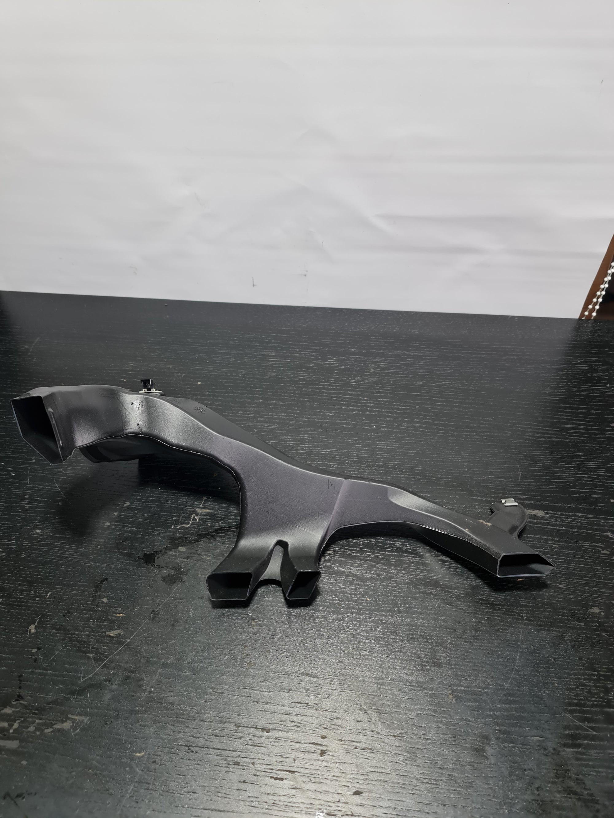 Original BMW RIGHT FLOOR HEATER DUCT 51459205388 9205388 - MPerformance.parts