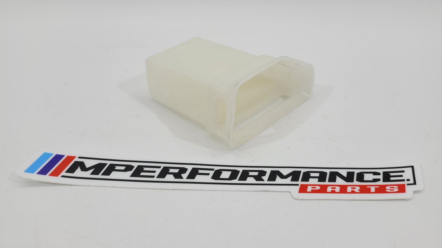 BMW M4 F82 GRAN COUPE REAR RIGHT SIDE HVAC HEATER DUCT ADAPTER - 9205392