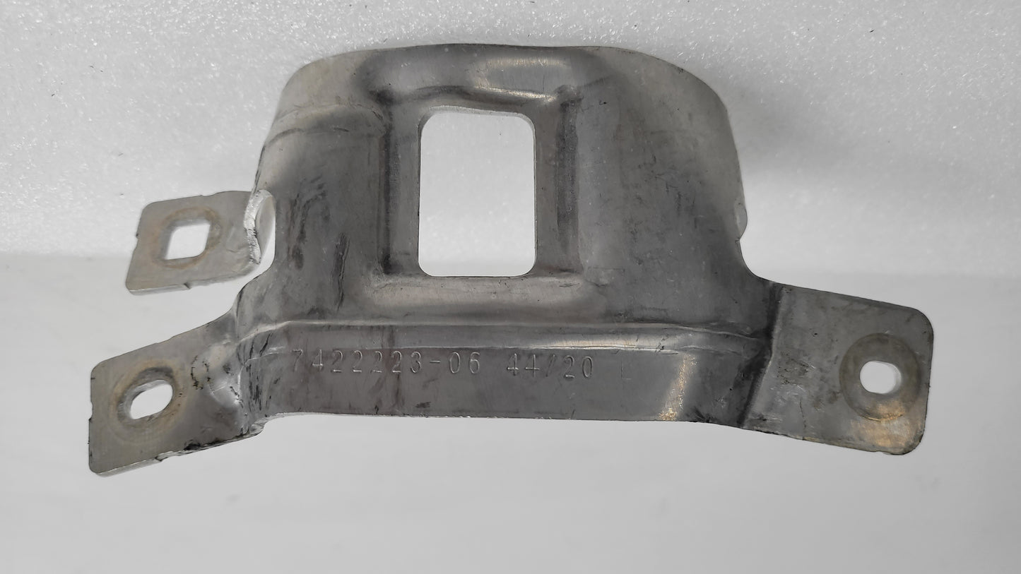 BMW M3 G80 FRONT BUMPER RIGHT MOUNT VERTICAL CONNECTION 7422223 - MPerformance.parts