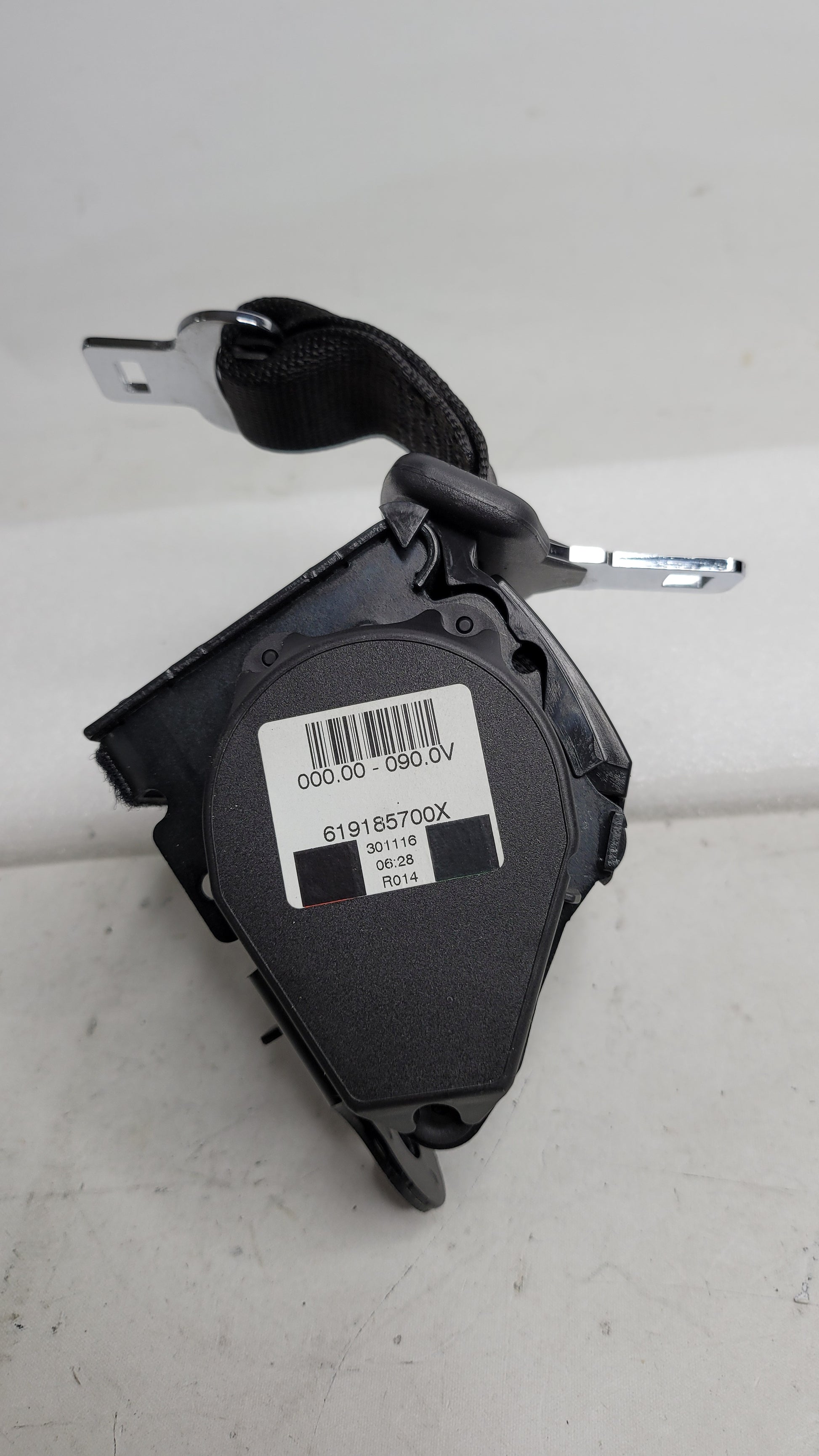 BMW M3 Series F80 2016-2018 Seat Belt Mechanism Middle Rear 619185700X - MPerformance.parts