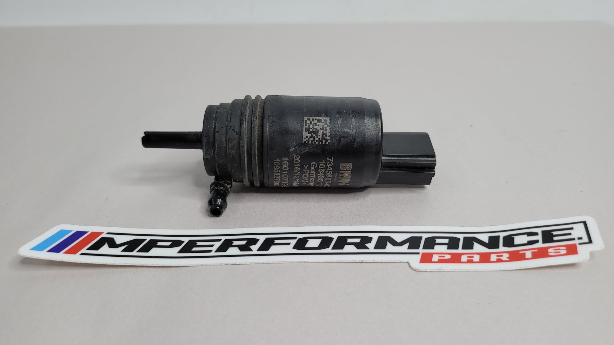 FRONT WINDSCREEN WIPER PUMP FOR BMW F30 - 7345885-03 - MPerformance.parts