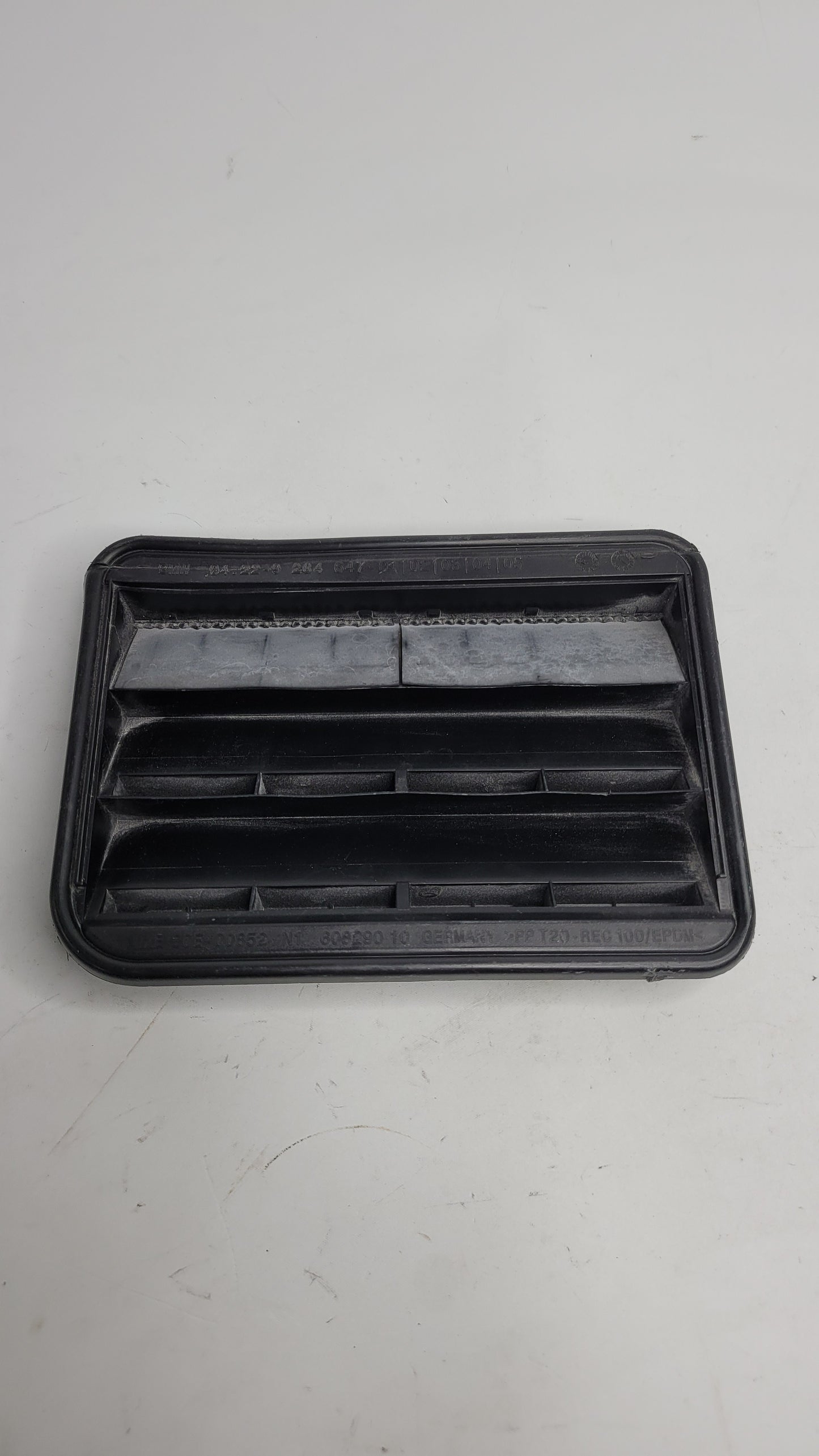 BMW M3 F80 Rear Ventilation Air Vent Deflector - 608290-10 - MPerformance.parts