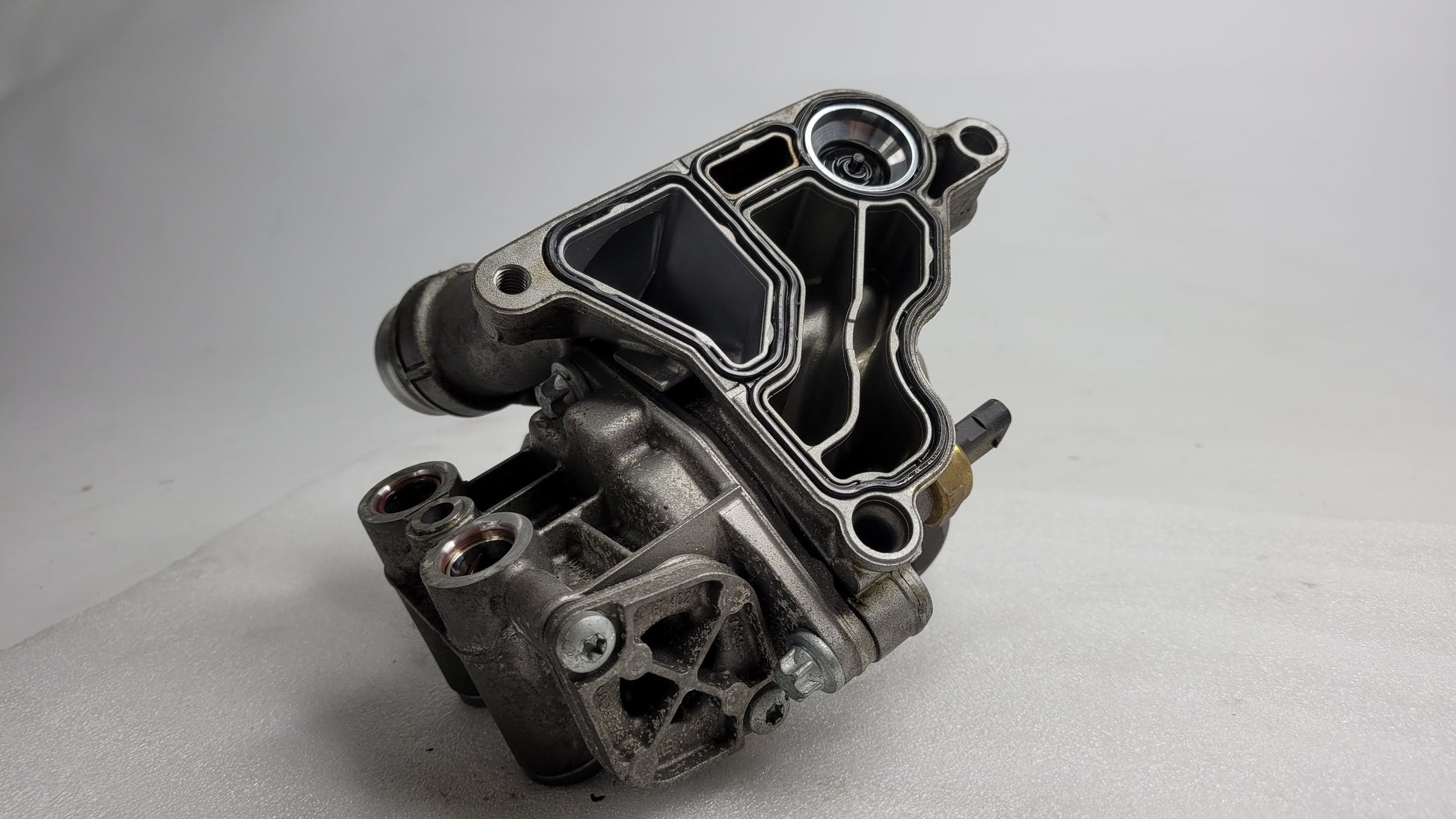 BMW M2 F87 M3 F80 M4 F82 F83 thermostat oil housing oil housing 7850293 - MPerformance.parts
