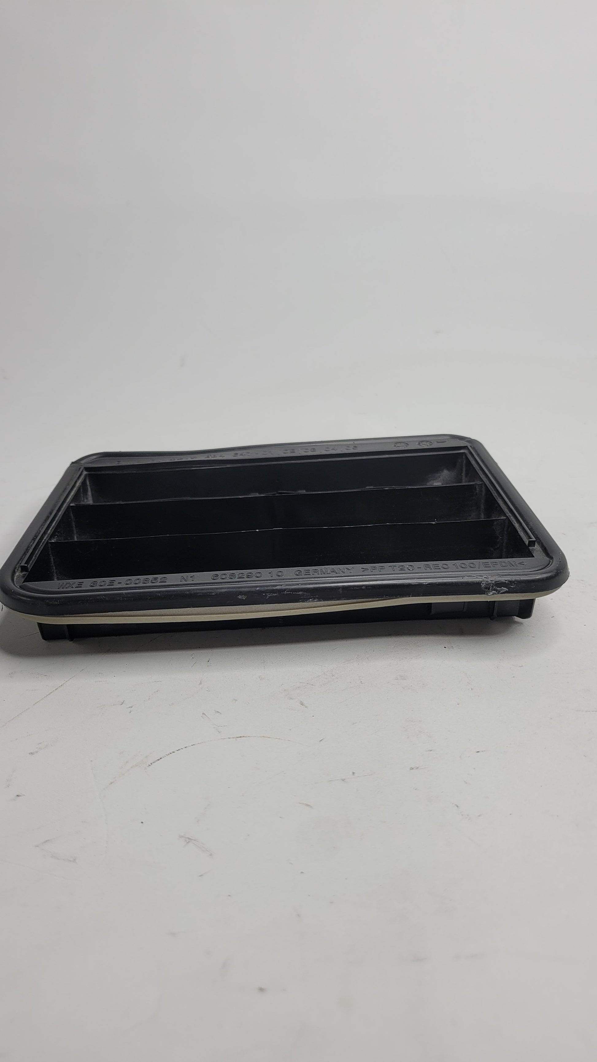 BMW M3 F80 Rear Ventilation Air Vent Deflector - 608290-10 - MPerformance.parts