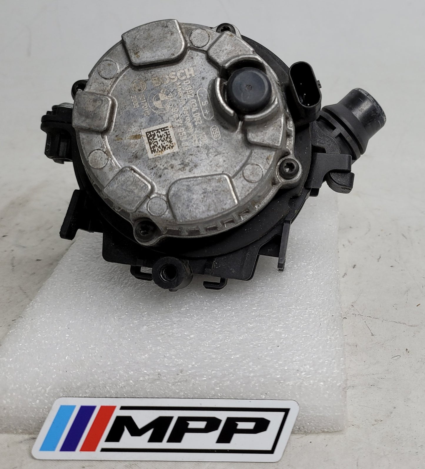 BMW 1 2 3 4 F20 F22 F30 F32 F36 B48 B58 AUXILIARY ELECTRIC COOLANT PUMP 8637953 - MPerformance.parts