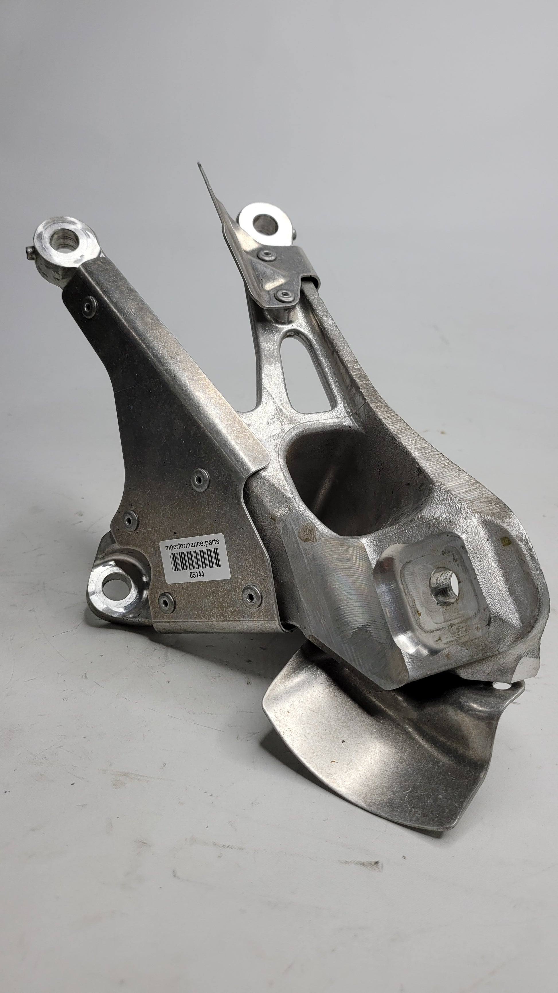 BMW F82 M4 F87 F80 F83 Right Engine Support Bracket 2284204 - MPerformance.parts