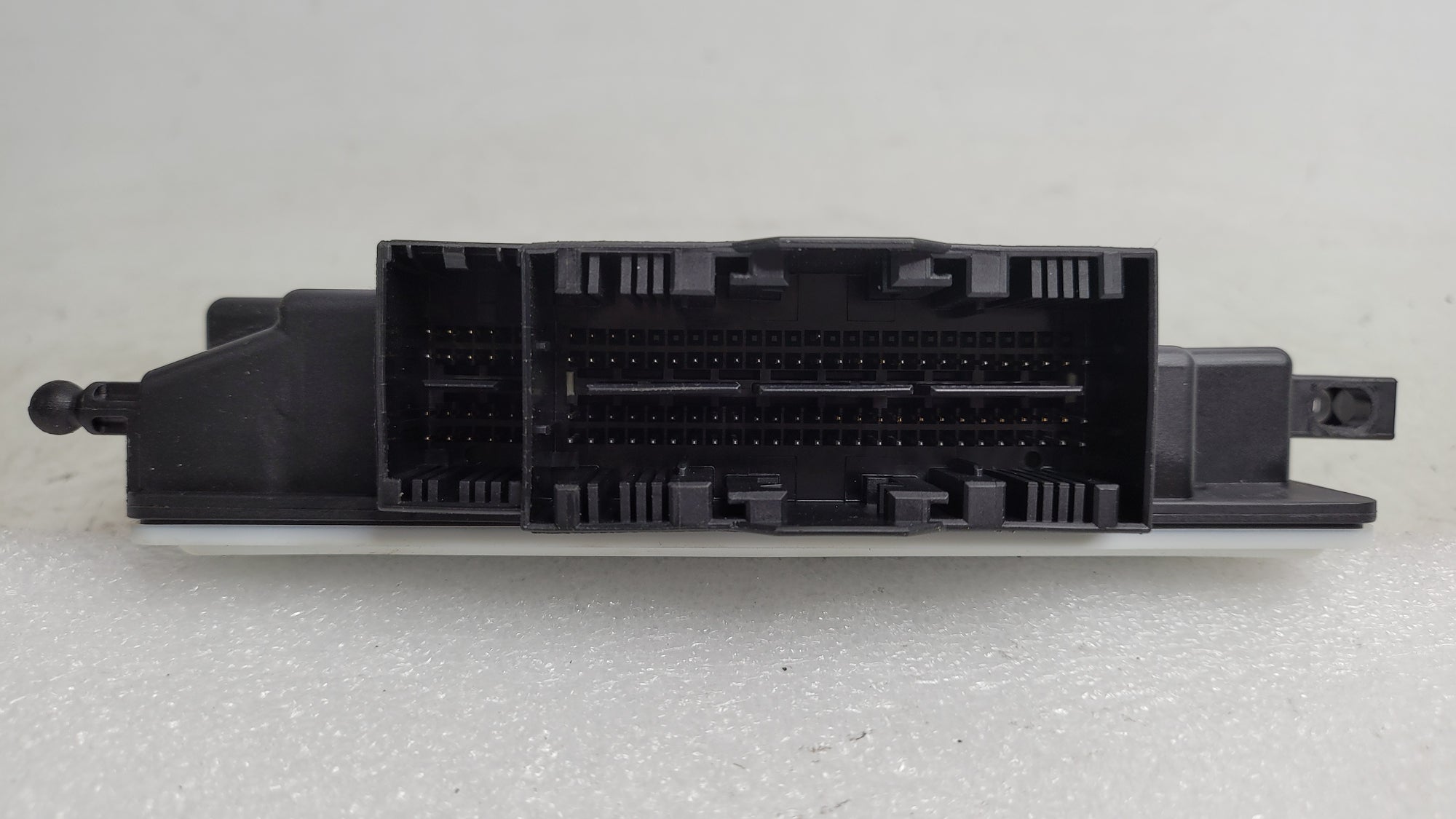 BMW F15 F16 F30 F25 F26 F22 F82 M4 ACSM4 ECU Airbag Control Module unit, part 6837359, showing the electronic control module.