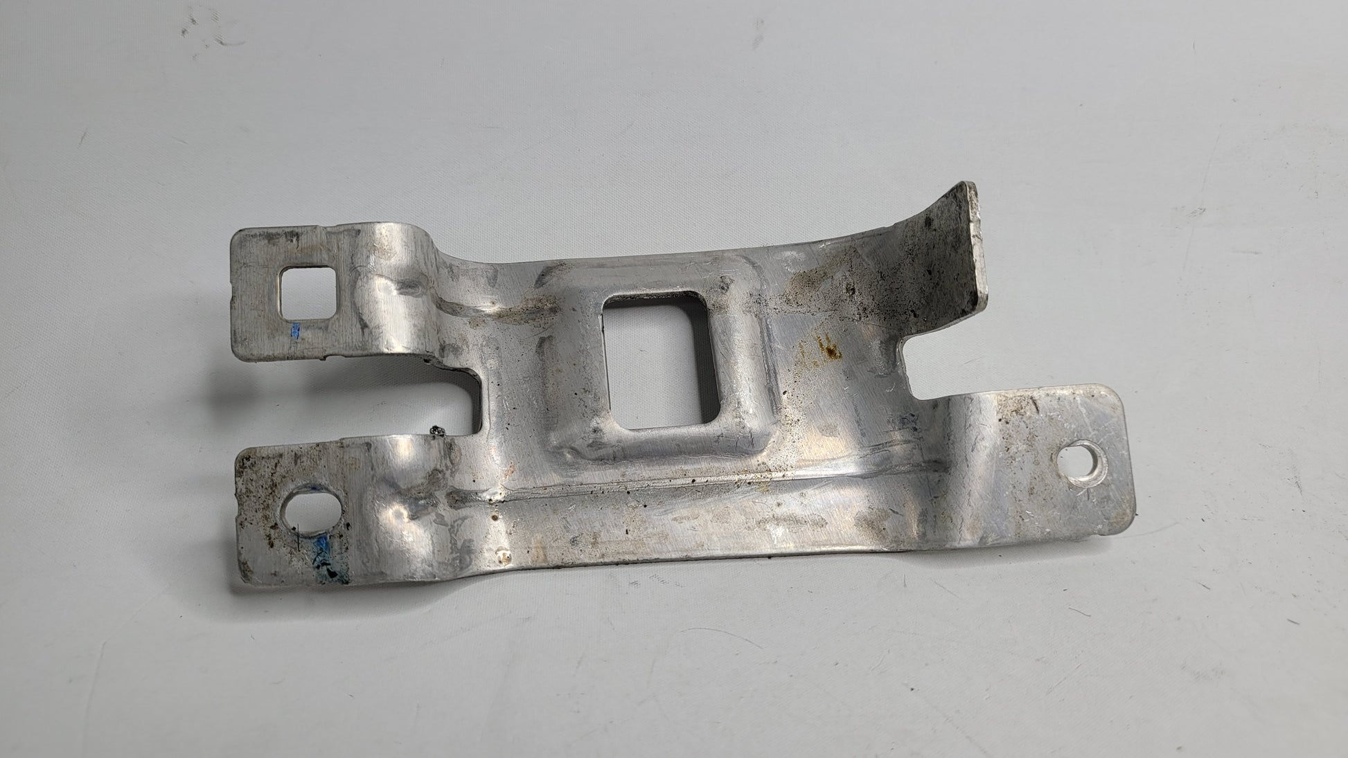 BMW M3 G80 FRONT BUMPER RIGHT MOUNT VERTICAL CONNECTION 7422224 - MPerformance.parts