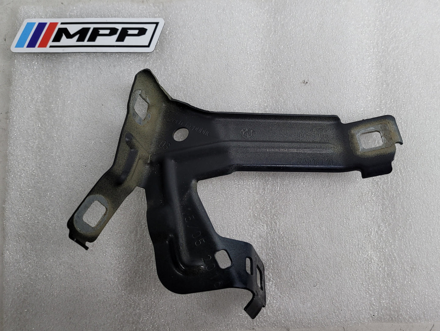 BMW M4 F82 Front Guard Fender Bracket Mount LHS 8055703 - MPerformance.parts