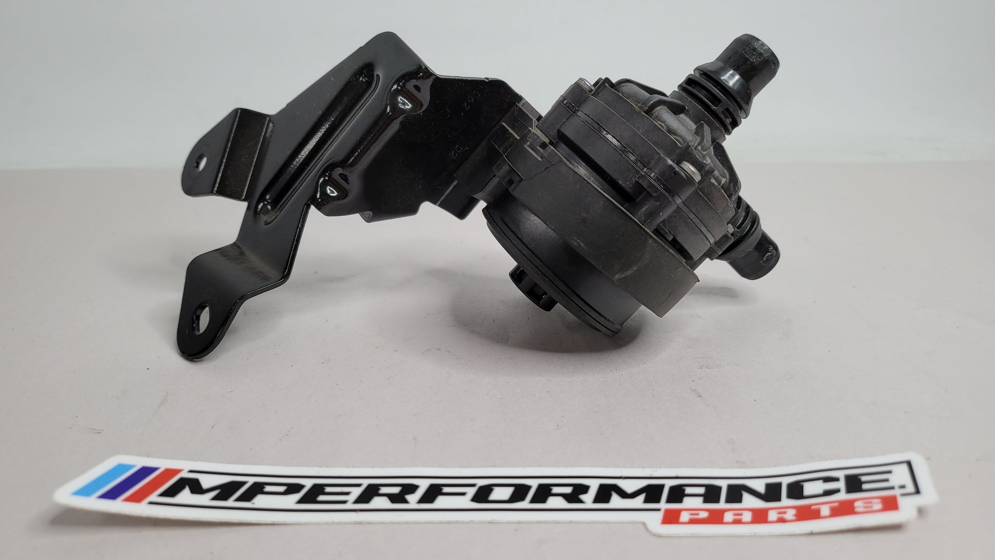 BMW 3 Series G20 Auxiliary Water Coolant Pump 8671654 - MPerformance.parts