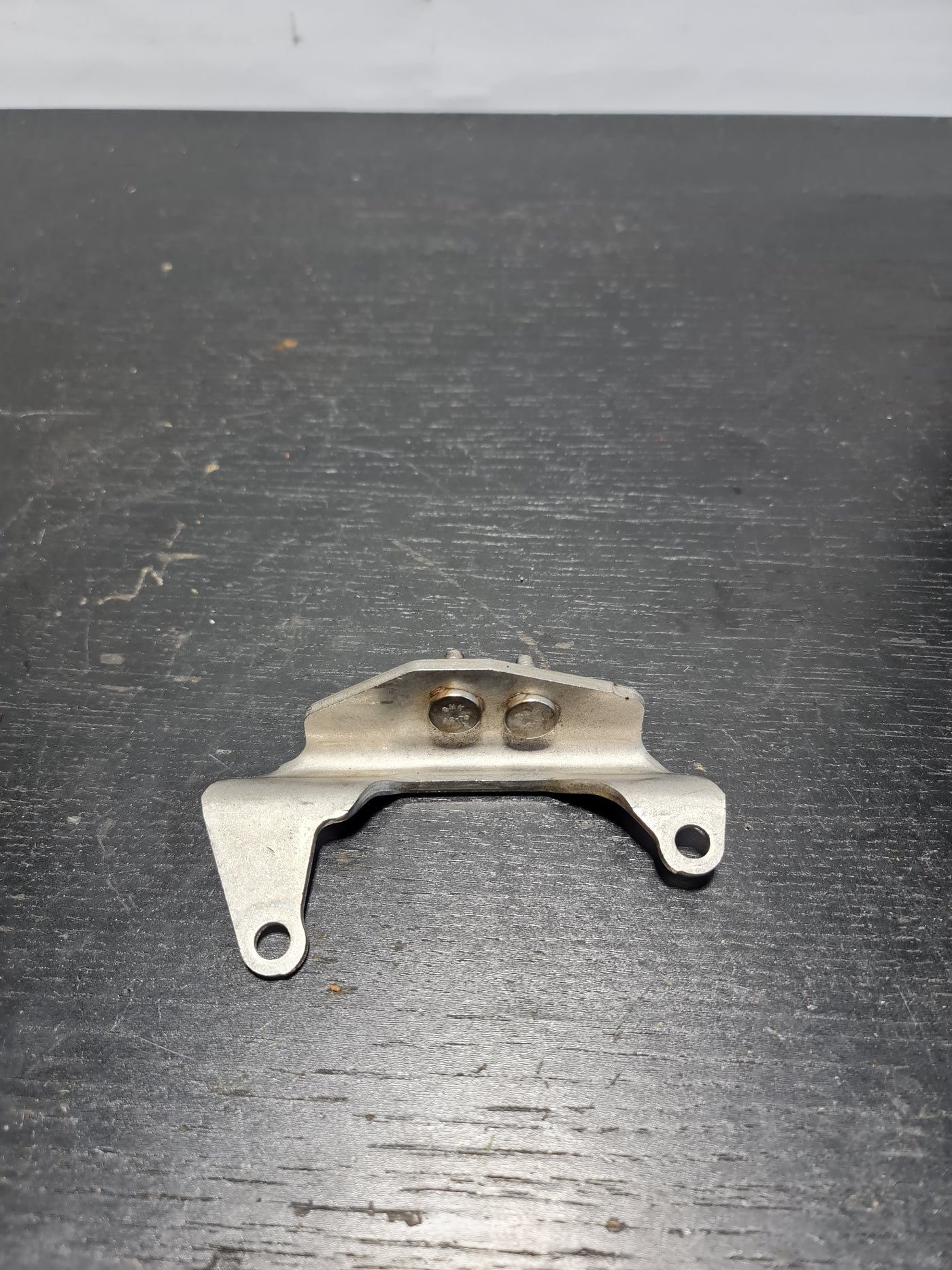 BMW M3 COMPETITION G80 OEM EXHAUST CONNECTION PIPE MOUNT TAB BRACE 8468991 - MPerformance.parts