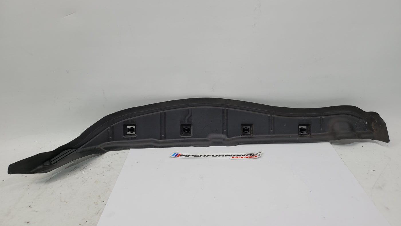 BMW G20 G21 G80 Wing Panel Seal Trim Cover Front Right, MPerformance.parts, close-up view of the car's front right exterior trim.